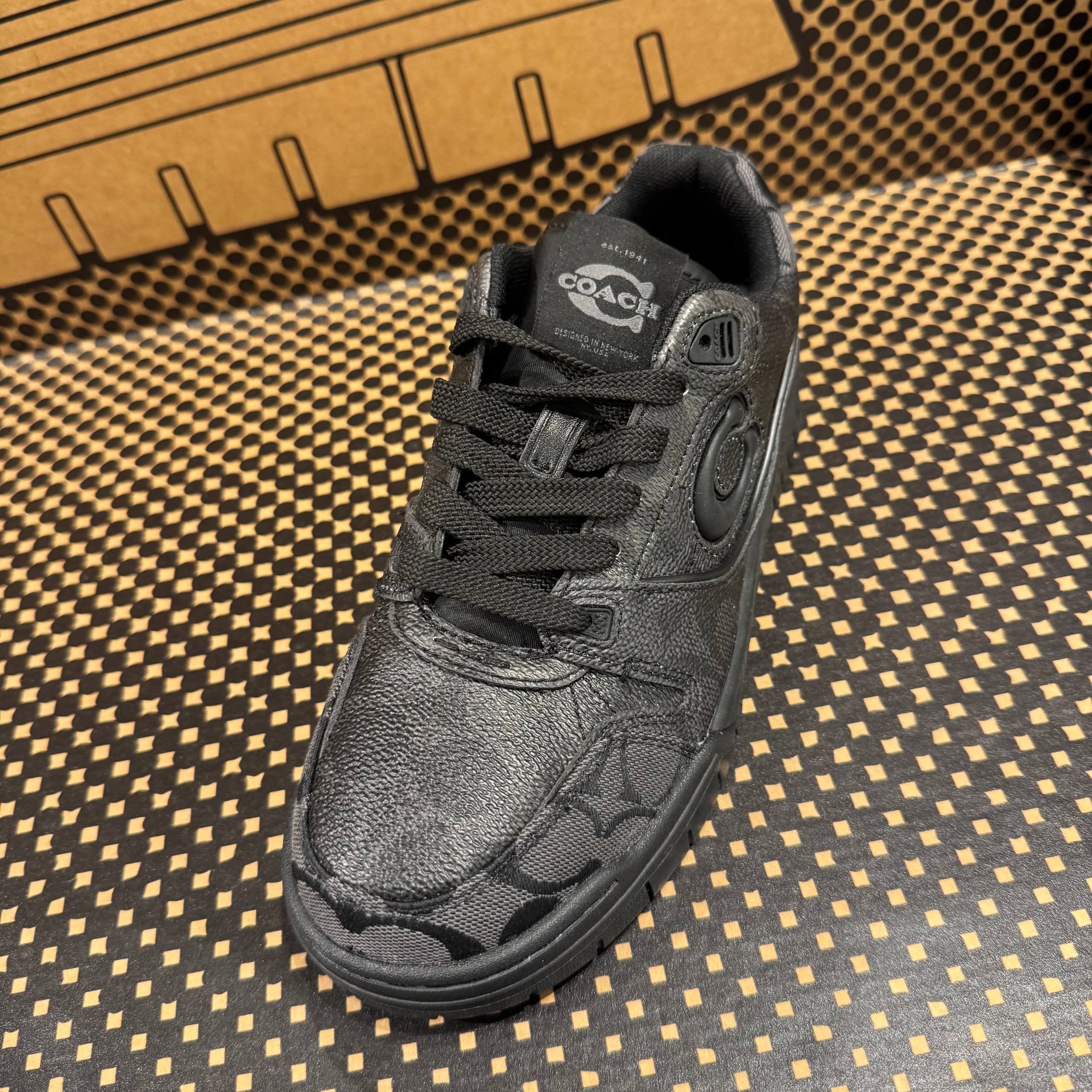SOHO SNEAKER