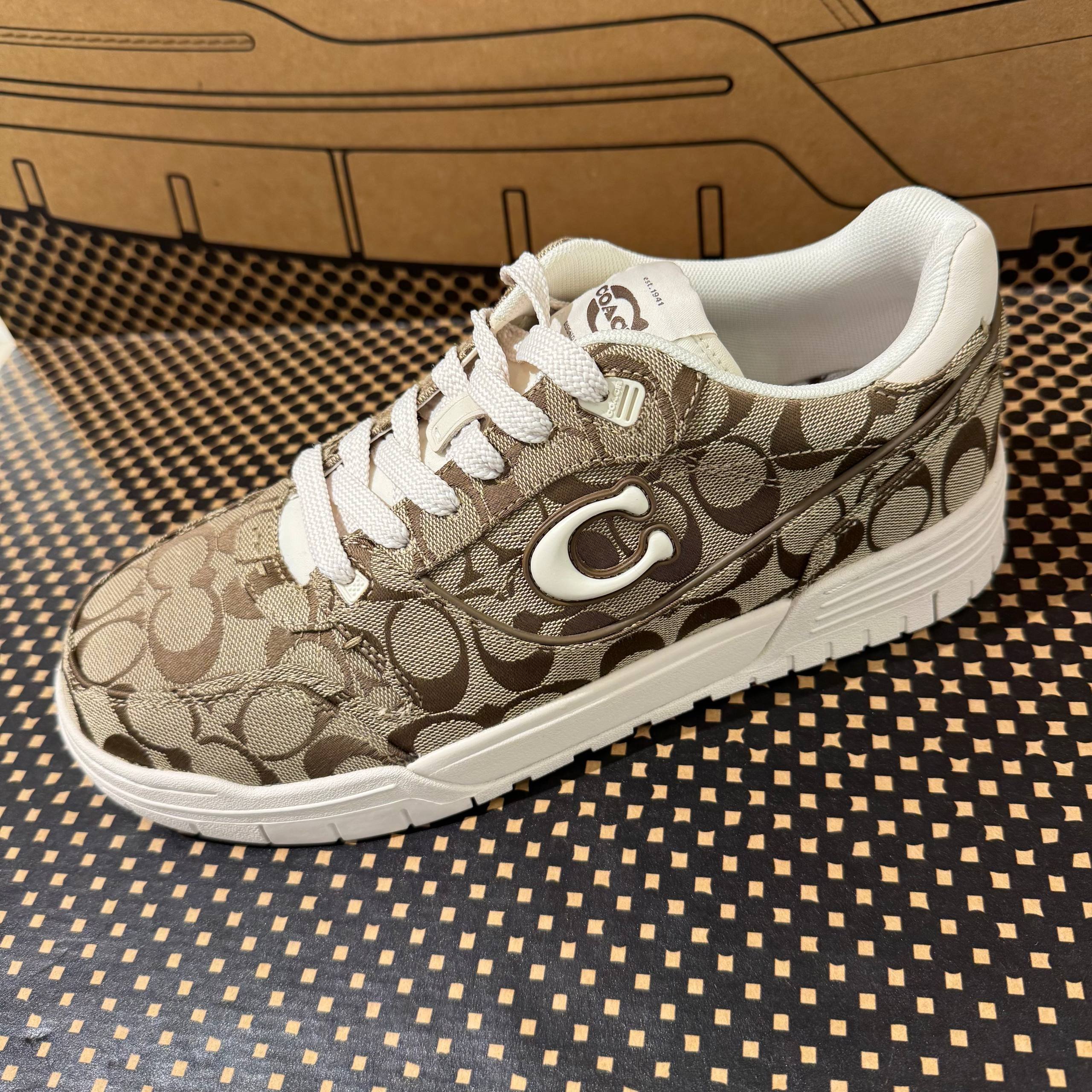 SOHO SNEAKER