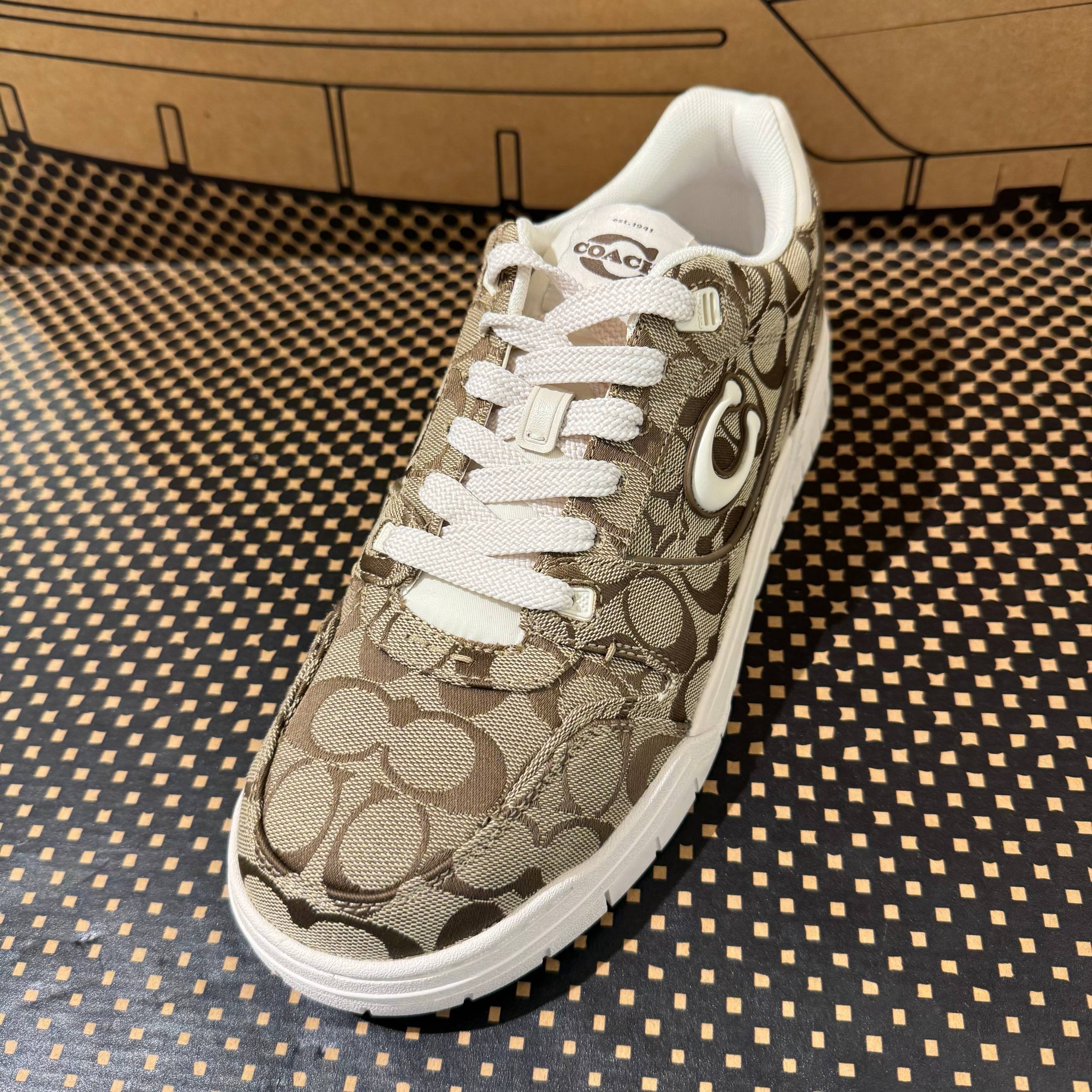 SOHO SNEAKER