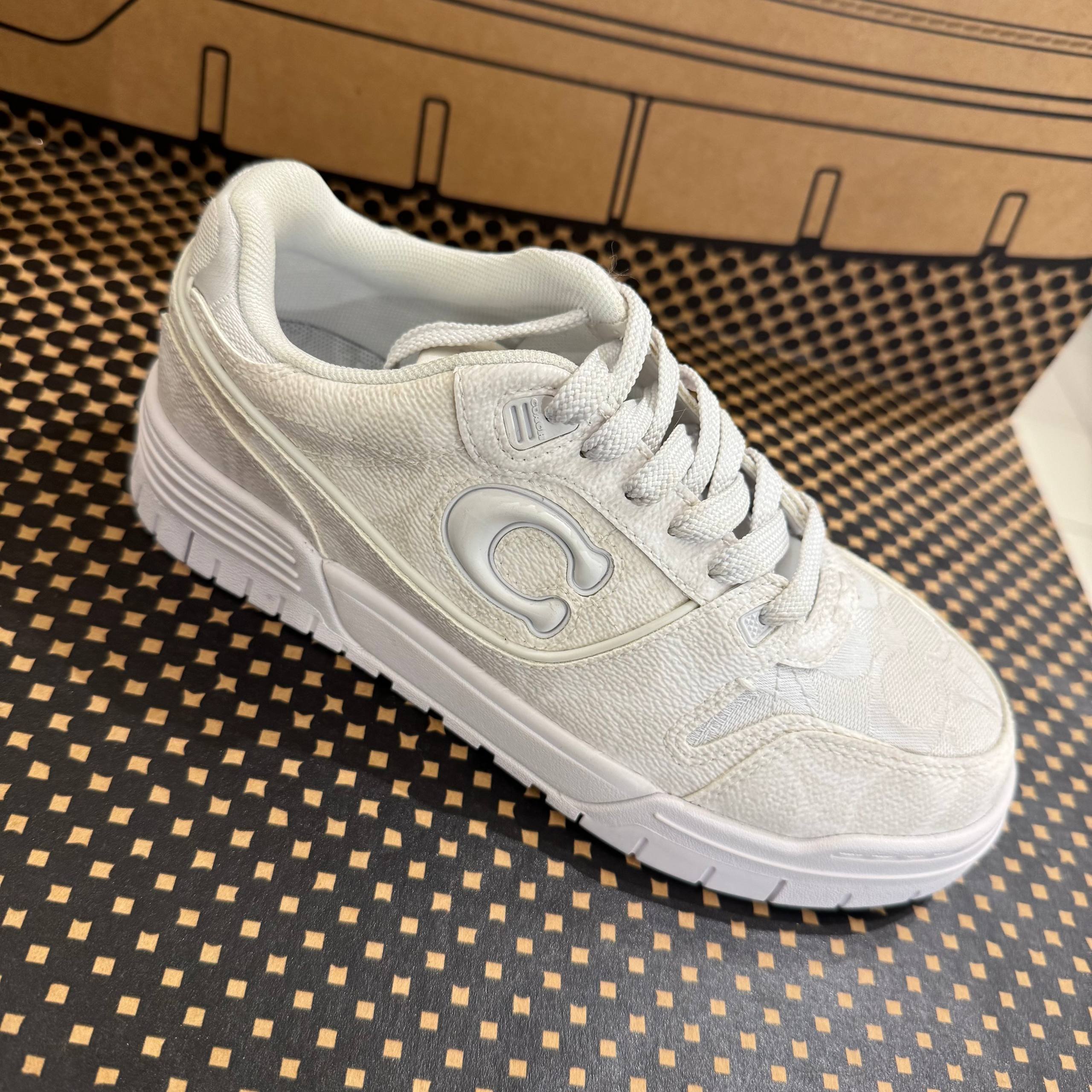 SOHO SNEAKER