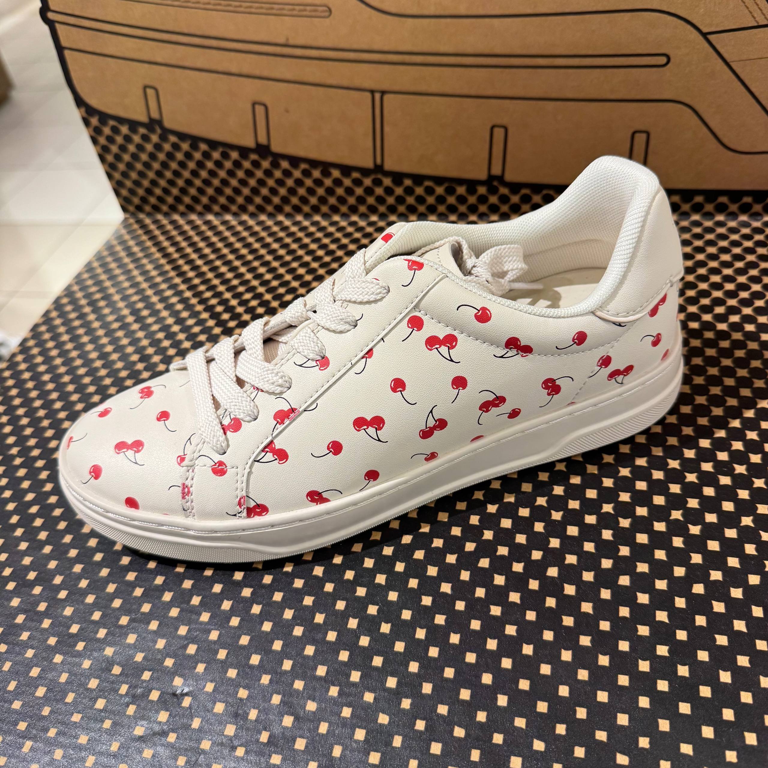 SNEAKER