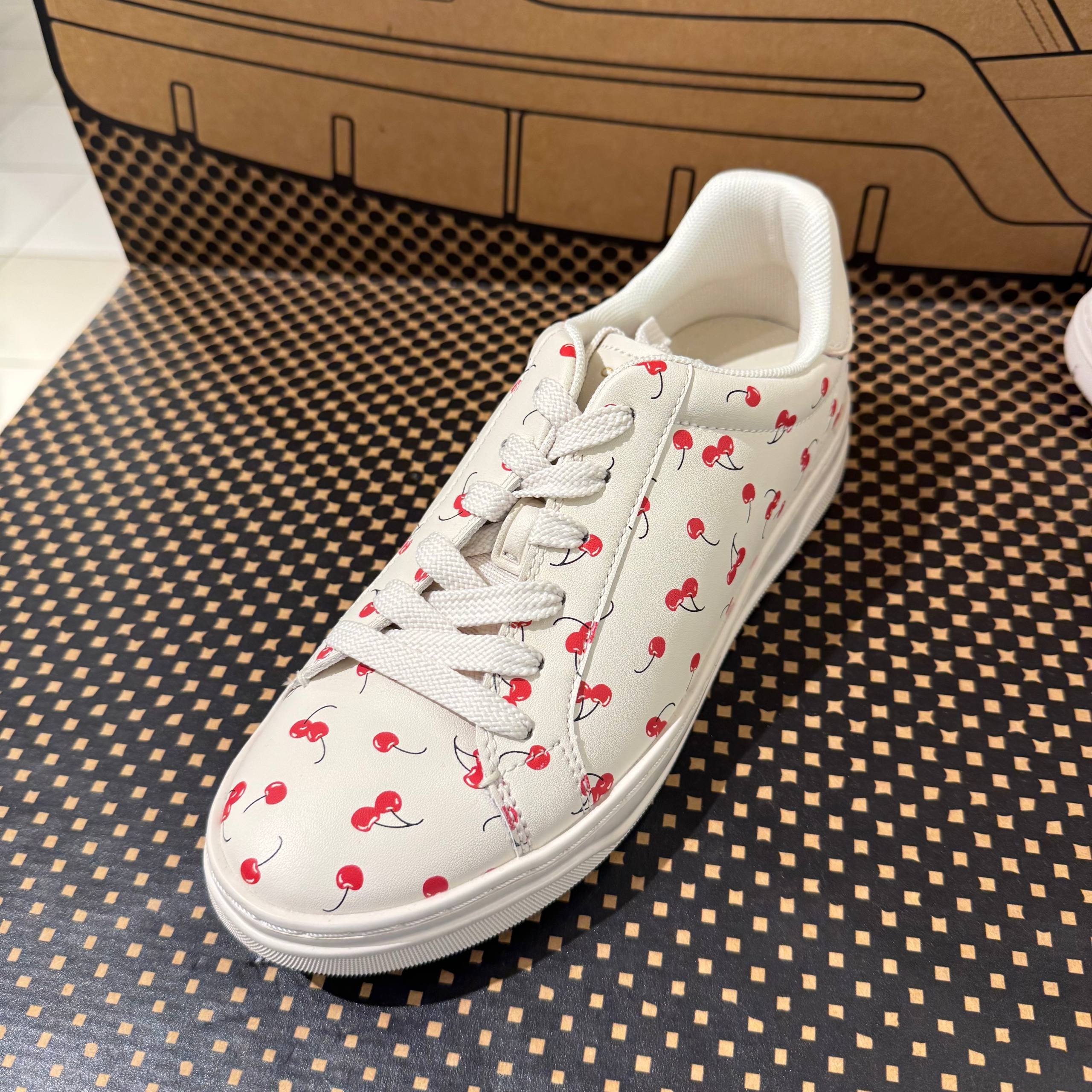 SNEAKER