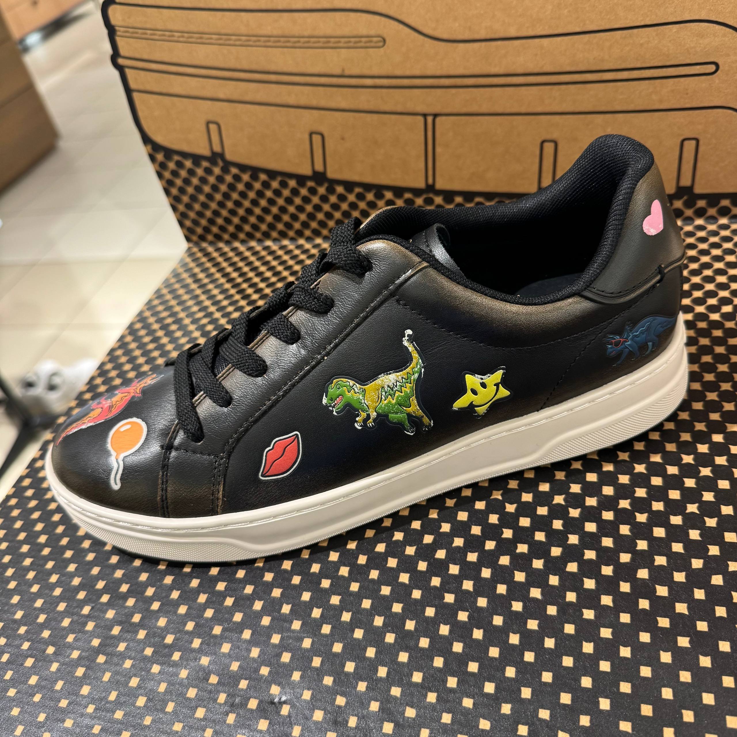 SNEAKER