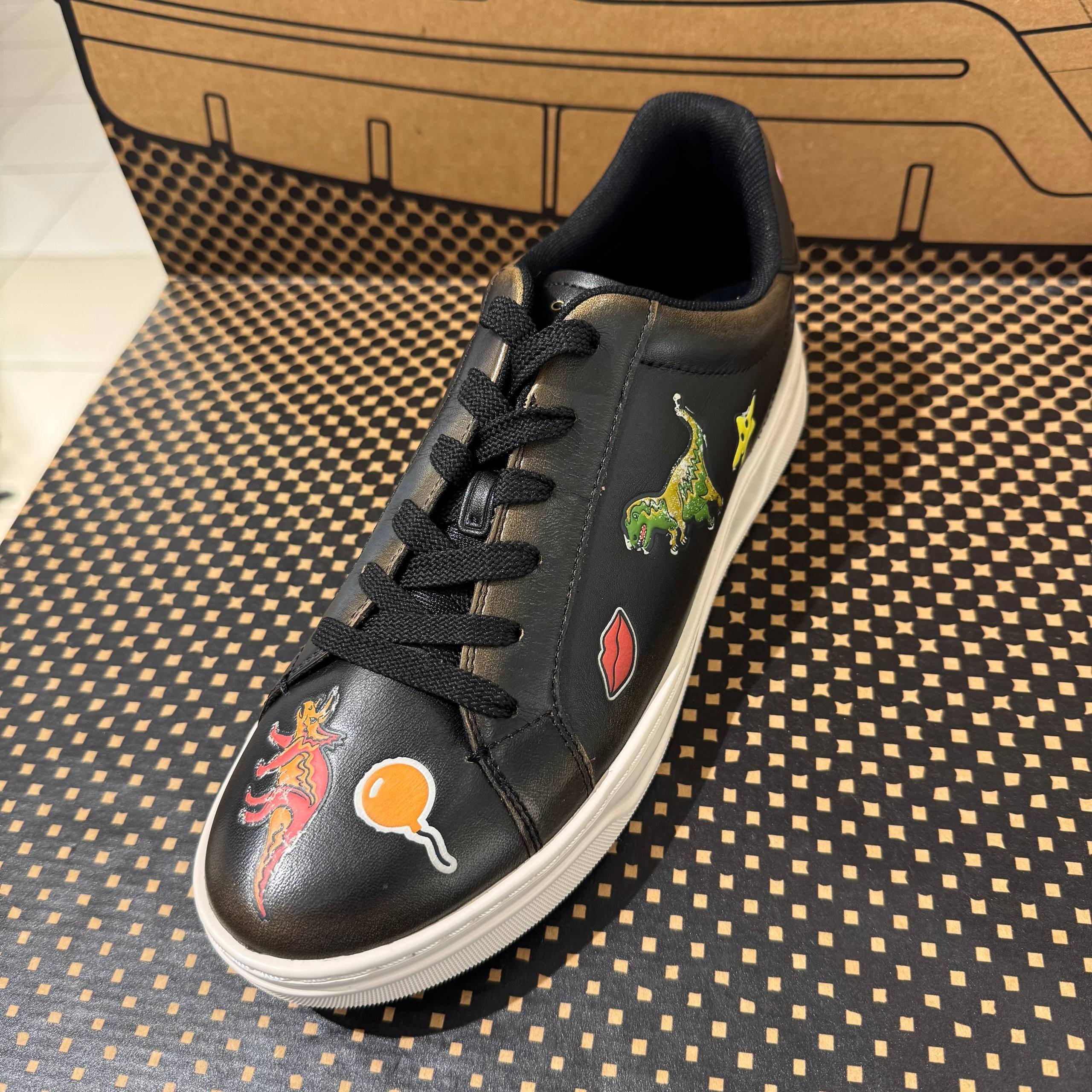 SNEAKER