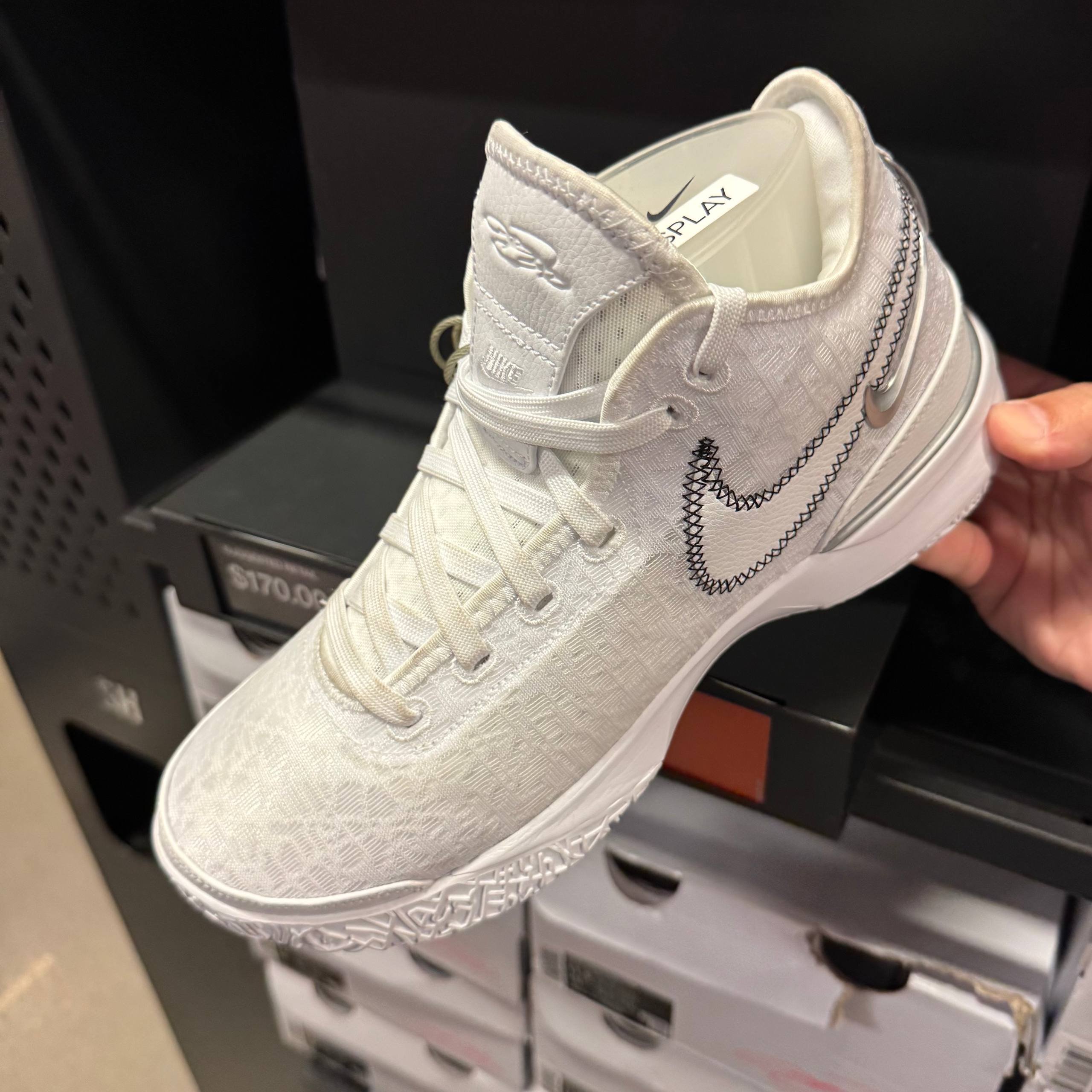 LEBRON NXXT