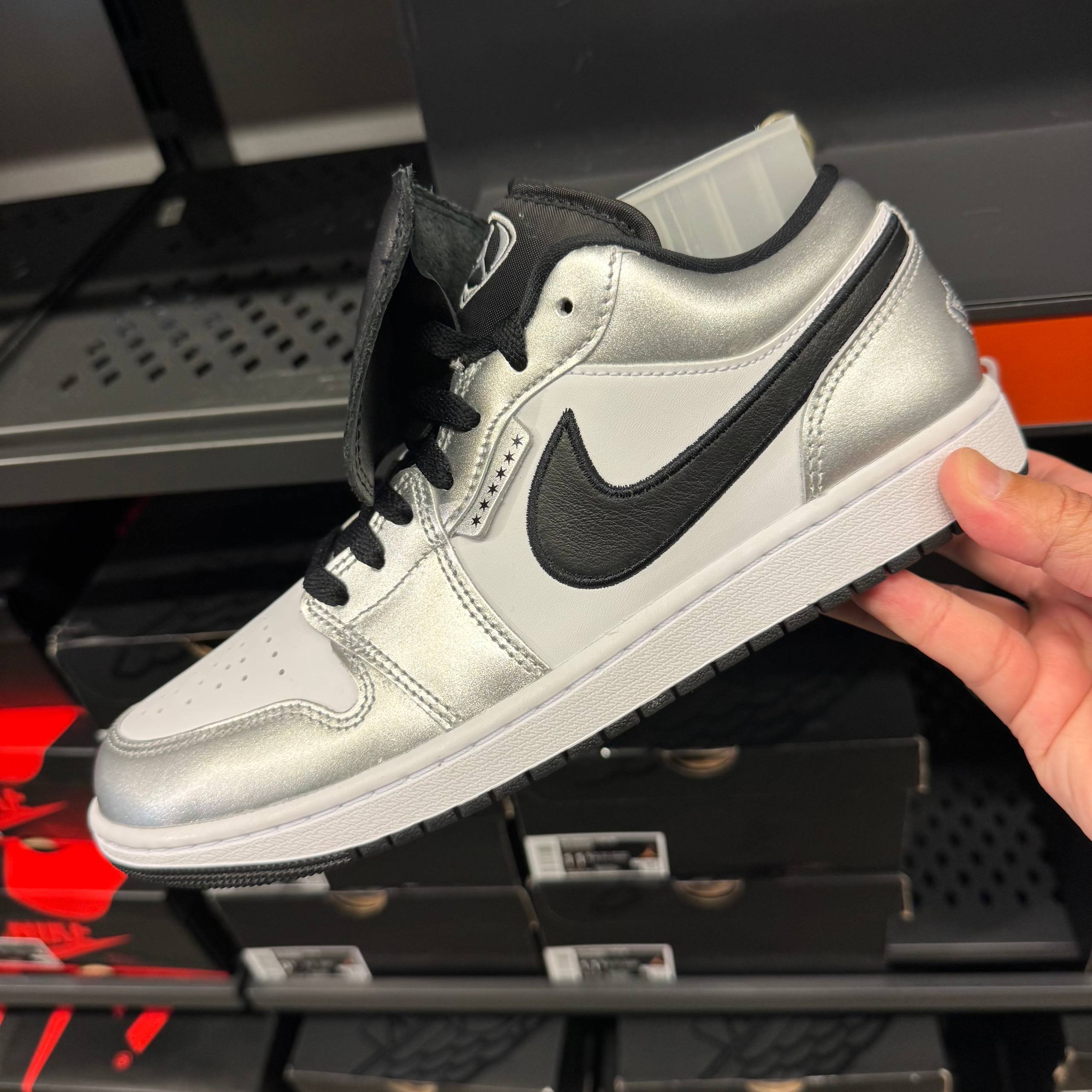 JORDAN 1 LOW