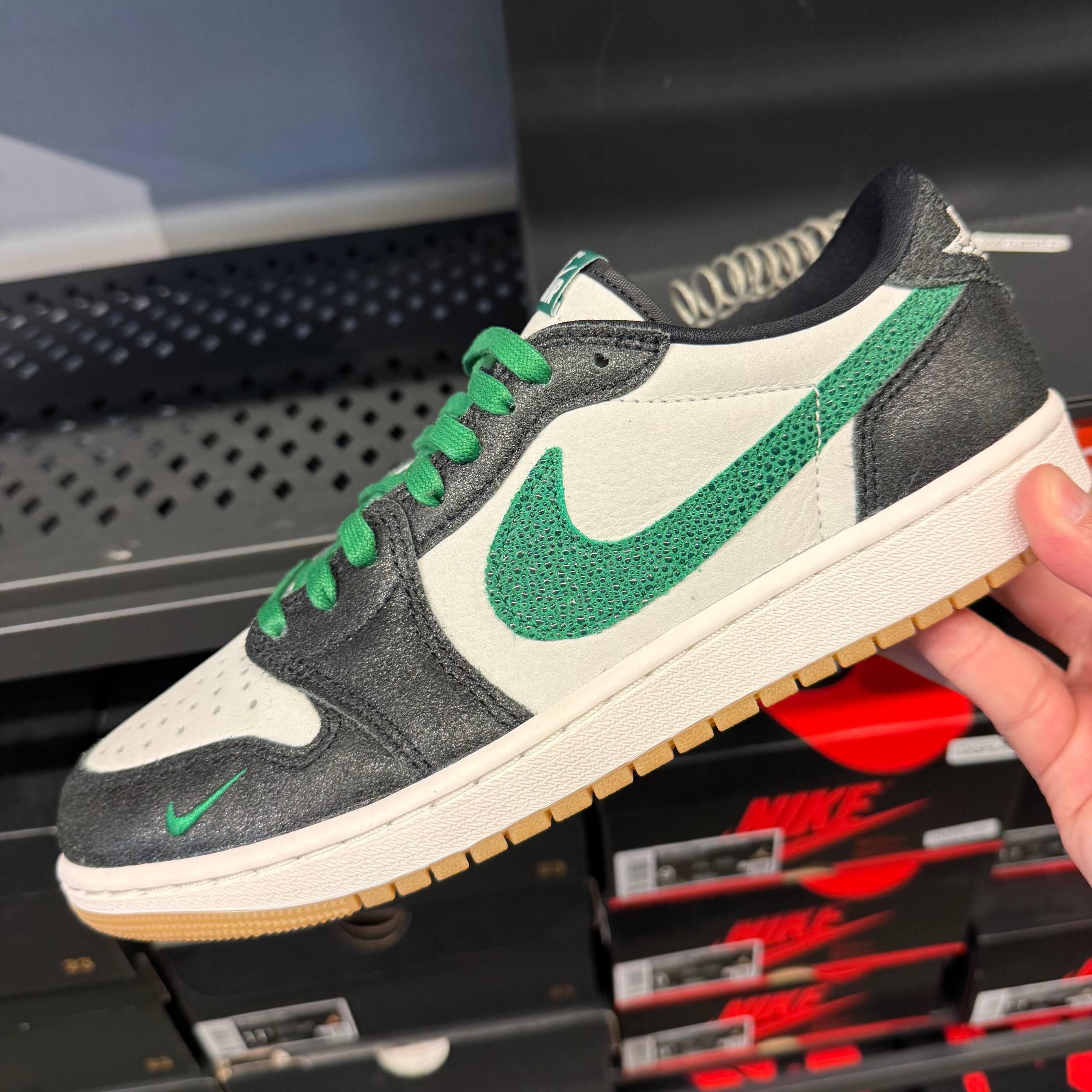 JORDAN 1 LOW