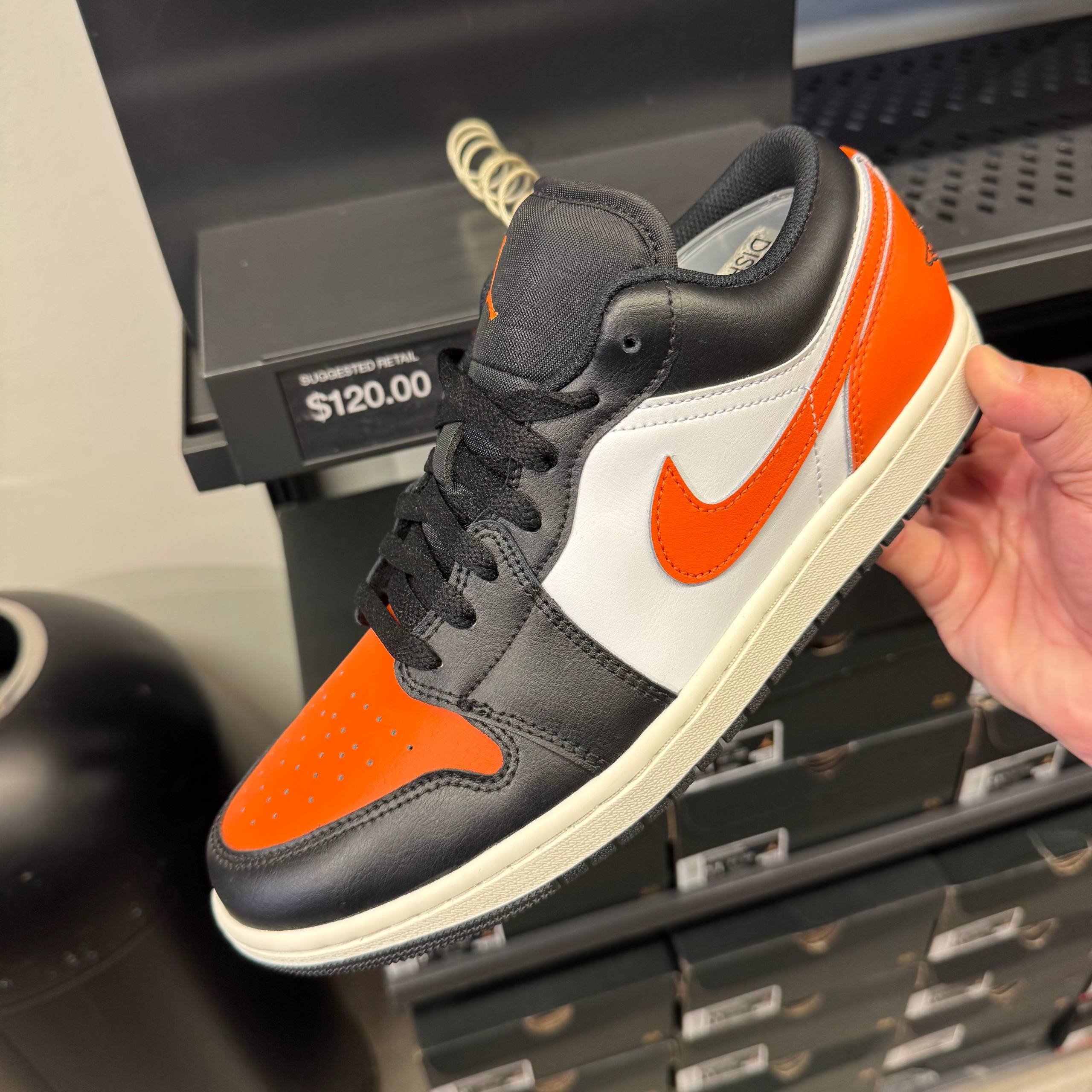 JORDAN 1 LOW