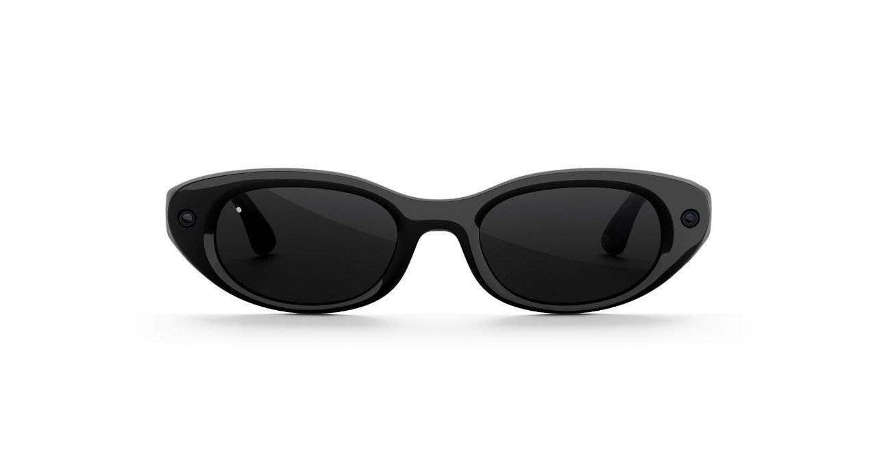 Starfire Kylie Edition Frame color:Classic Black
Lens color:Clear to Grey Transitions®
