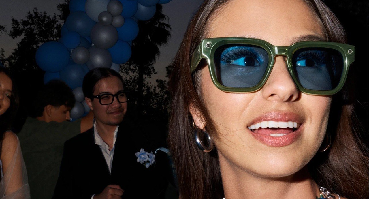 Fury Frame color:Racing Green
Lens color:Light Blue Atlantic