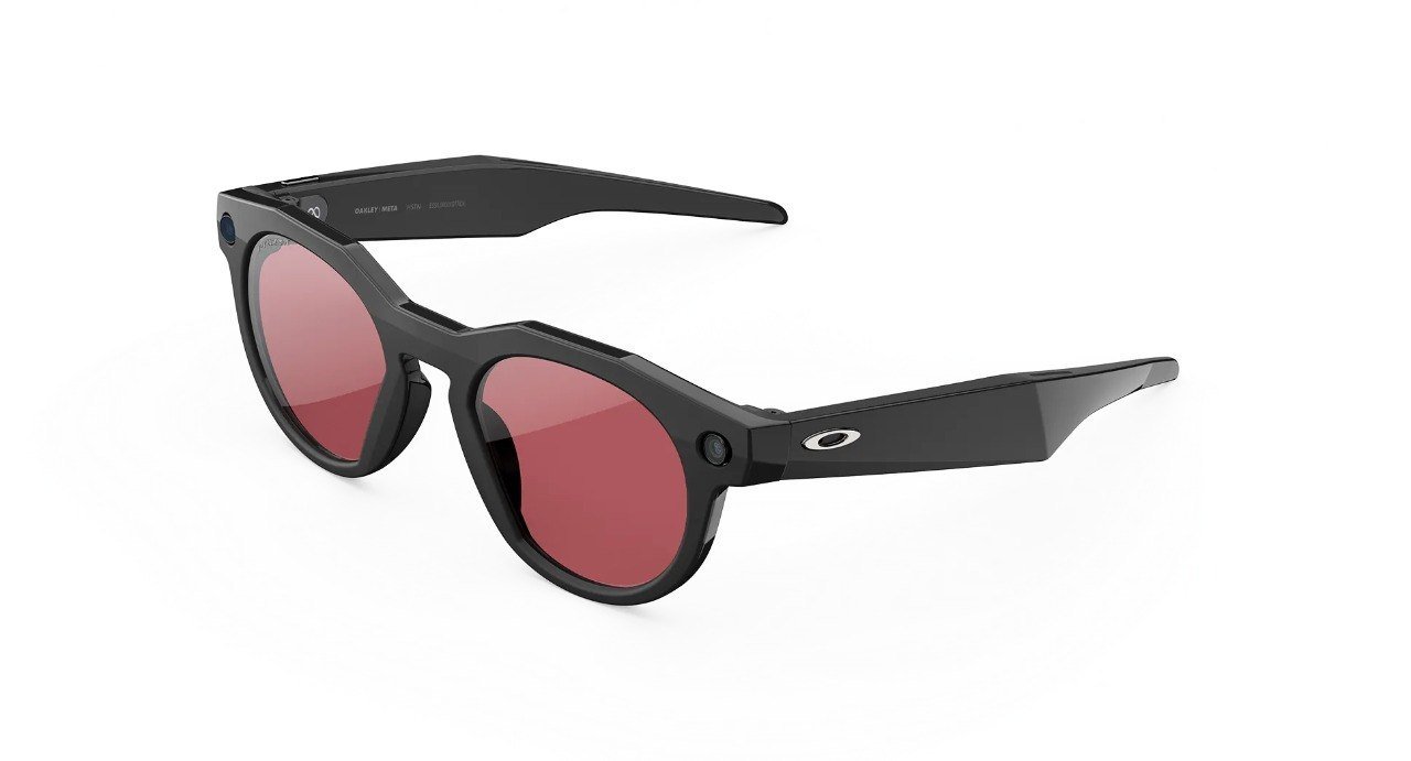 HSTN Frame color:Black
Lens color:Prizm™ Dark Golf