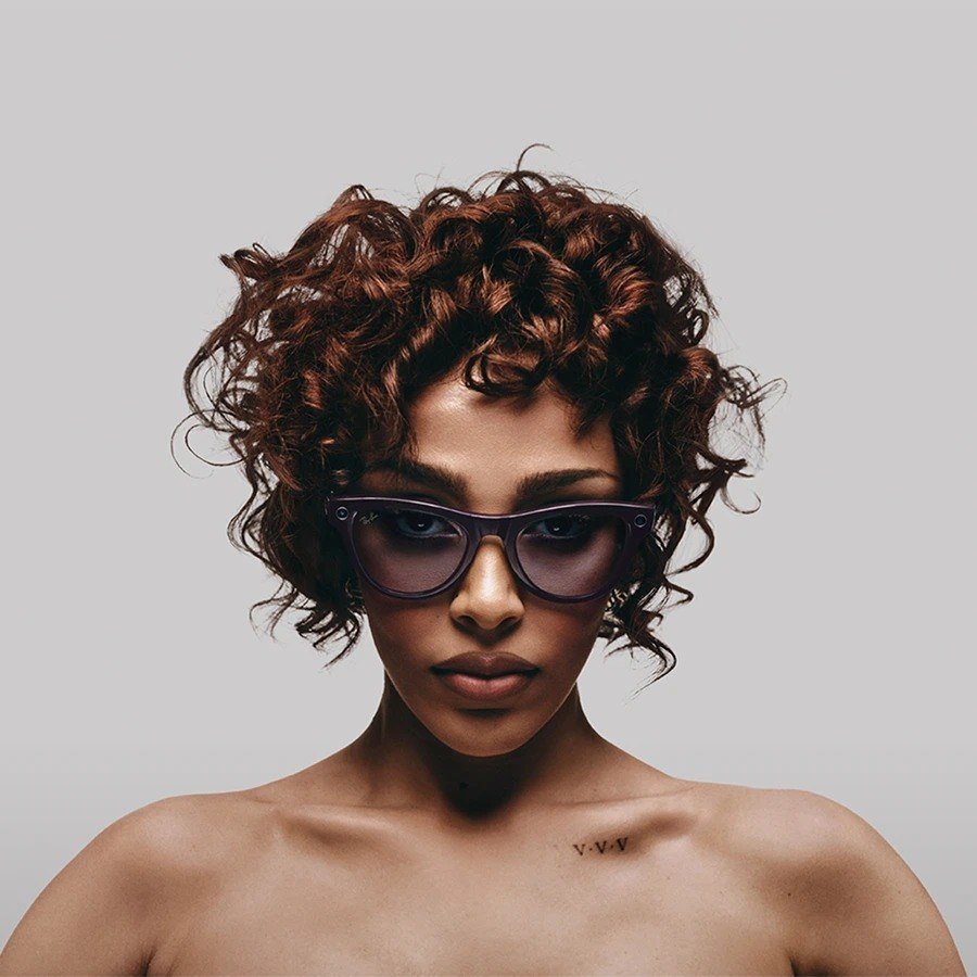 Skyler (Gen 2) Frame color:Shiny Mystic Violet
Lens color:Clear to Amethyst Transitions®