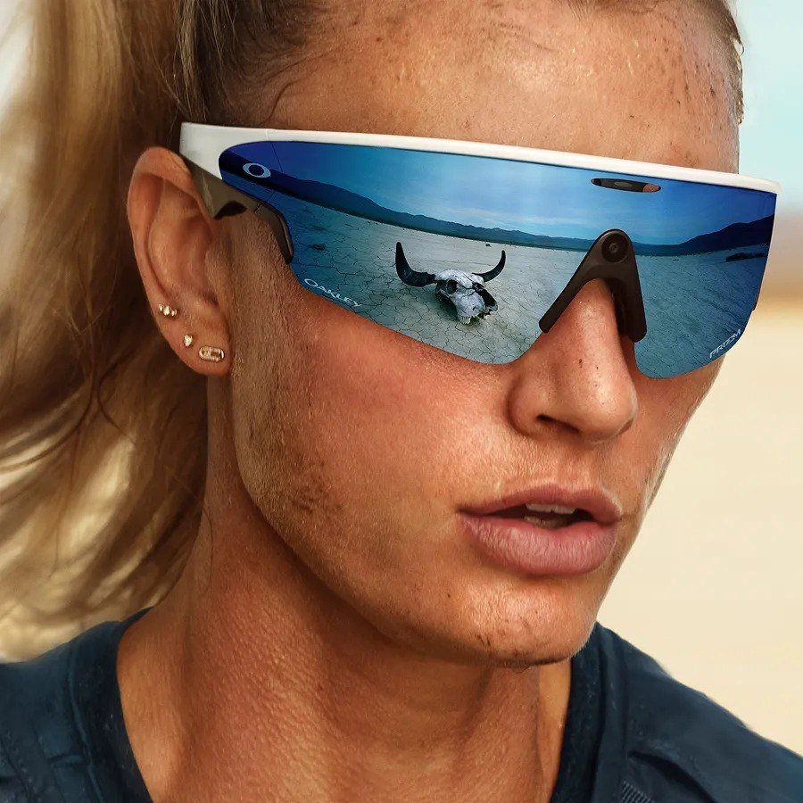 Vanguard Frame color:White
Lens color:Prizm™ Sapphire