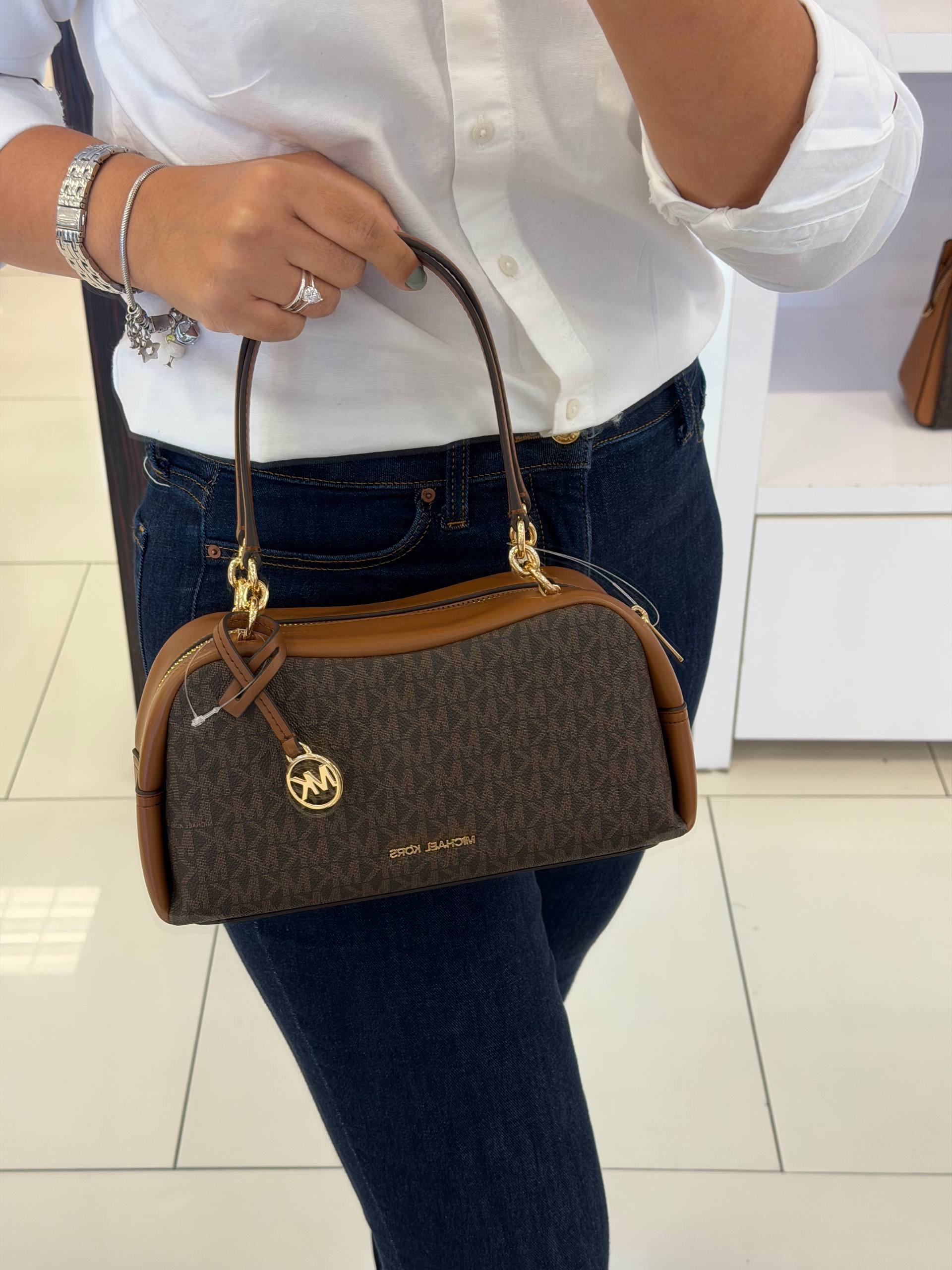 BOLSA DE OMBRO CECILY COM ALÇA EXTRA