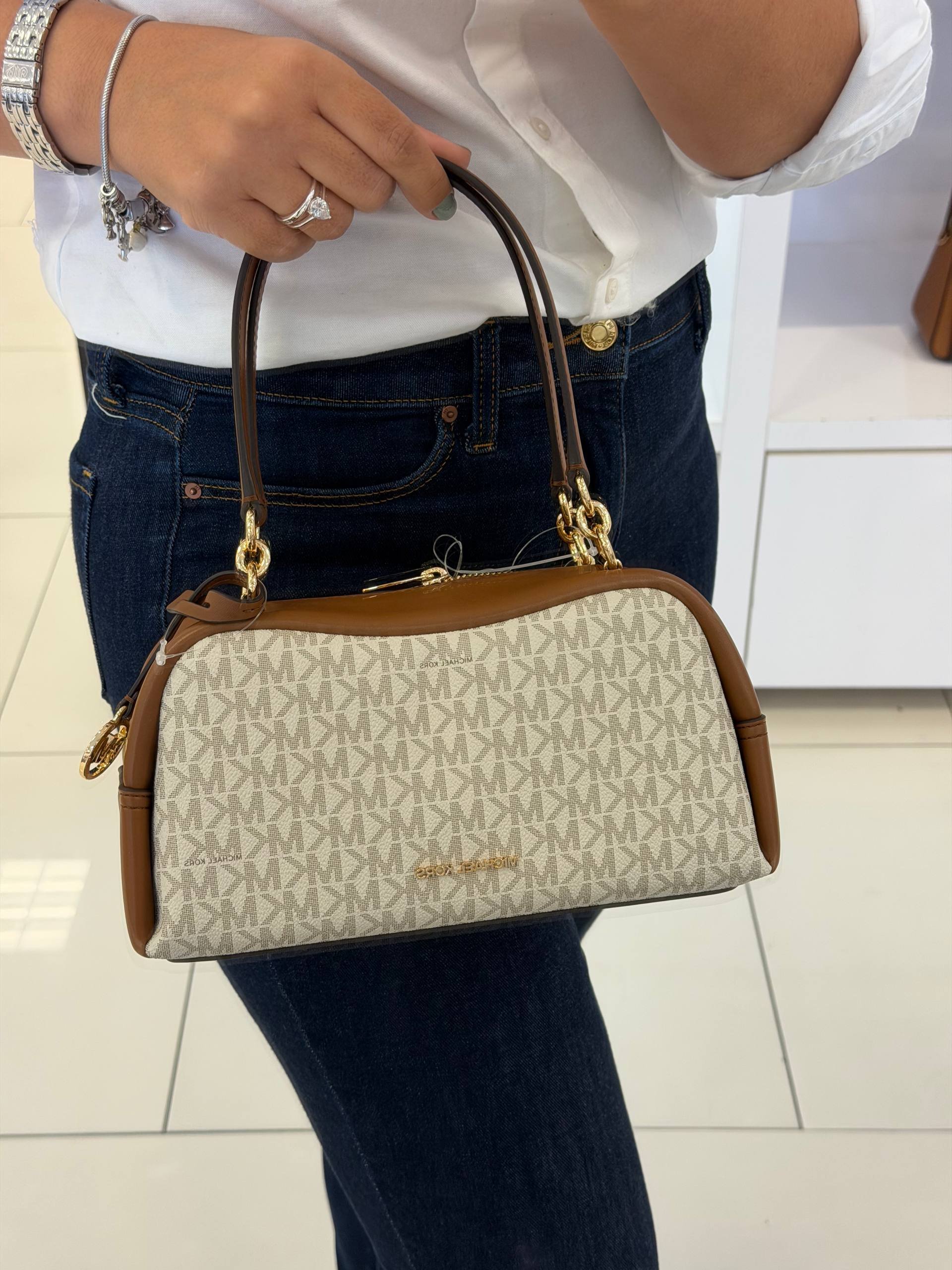BOLSA DE OMBRO CECILY COM ALÇA EXTRA