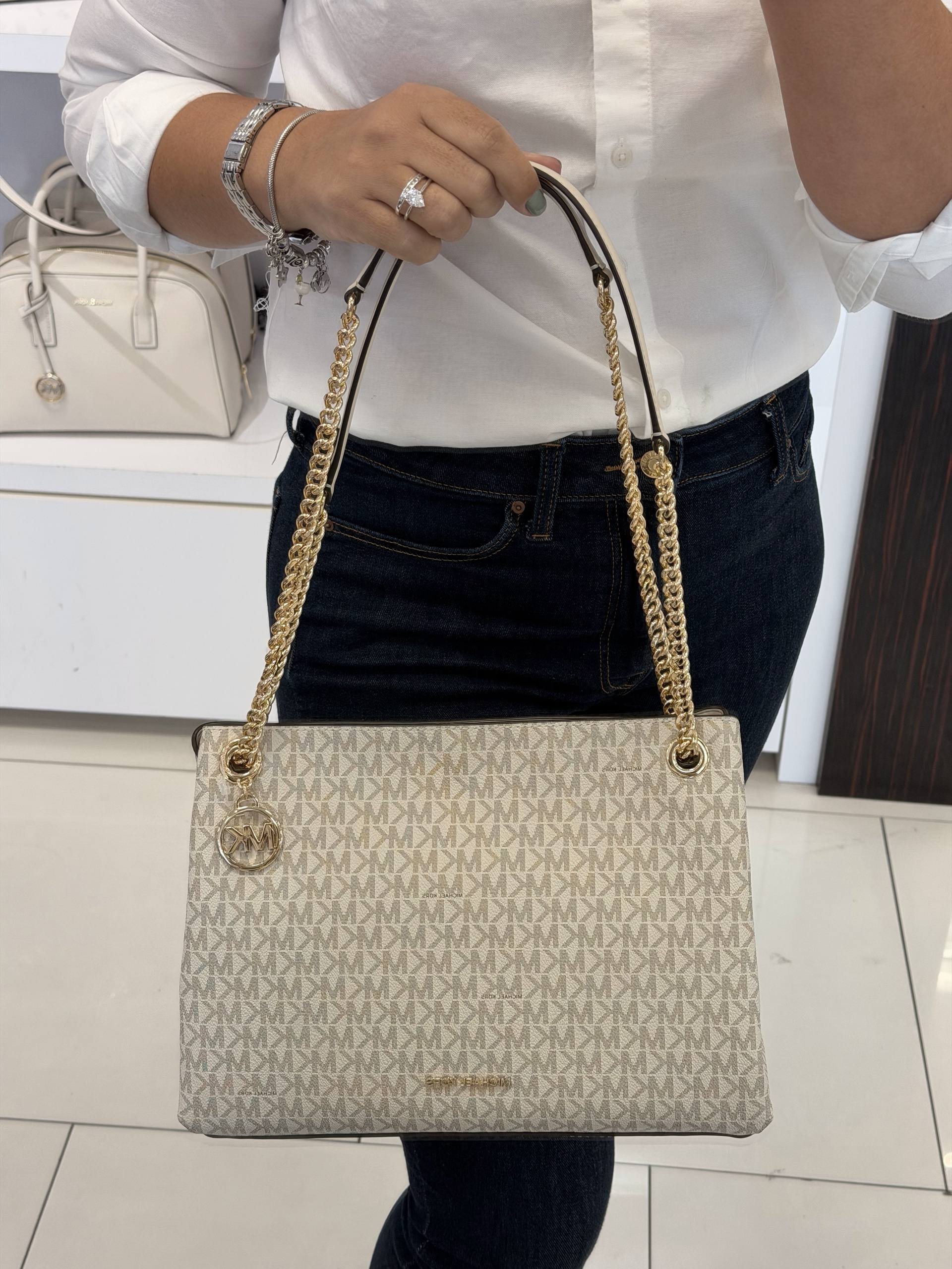 CHRISTINA MD