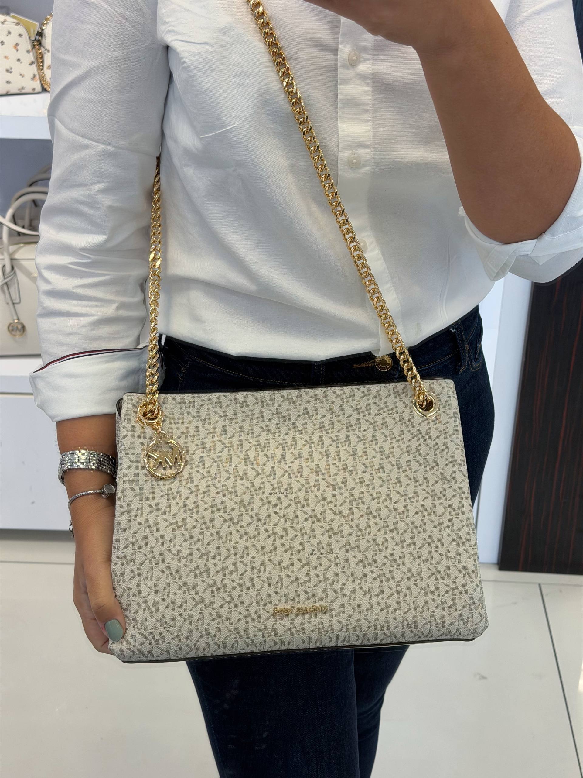 CHRISTINA MD