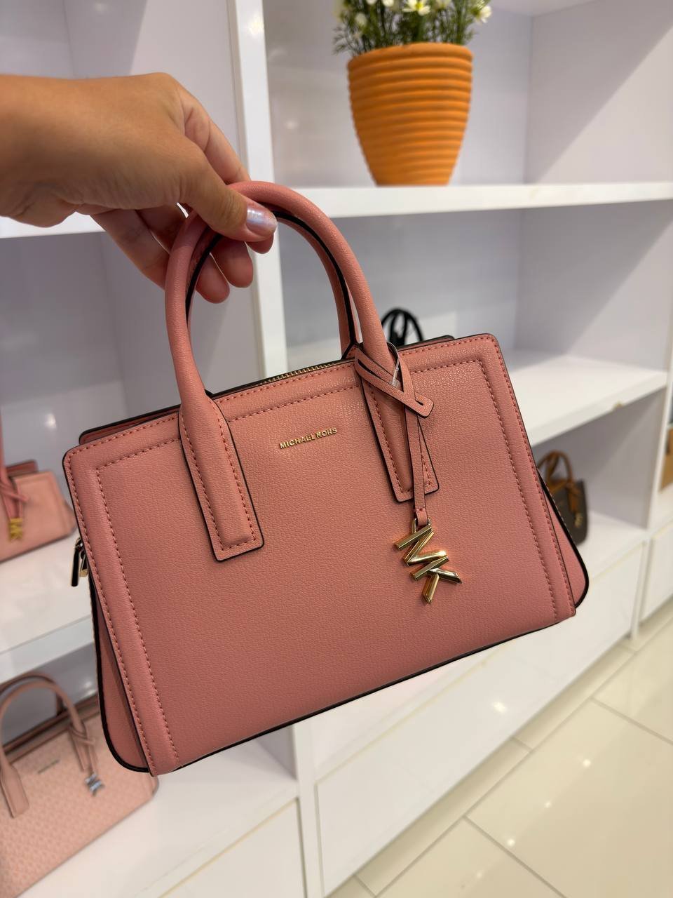 BOLSA LAILA DE MÃO COM ALÇA EXTRA