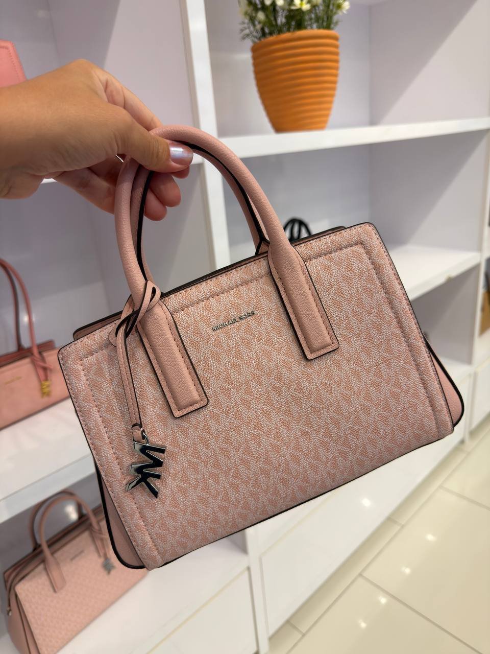 BOLSA LAILA DE MÃO COM ALÇA EXTRA