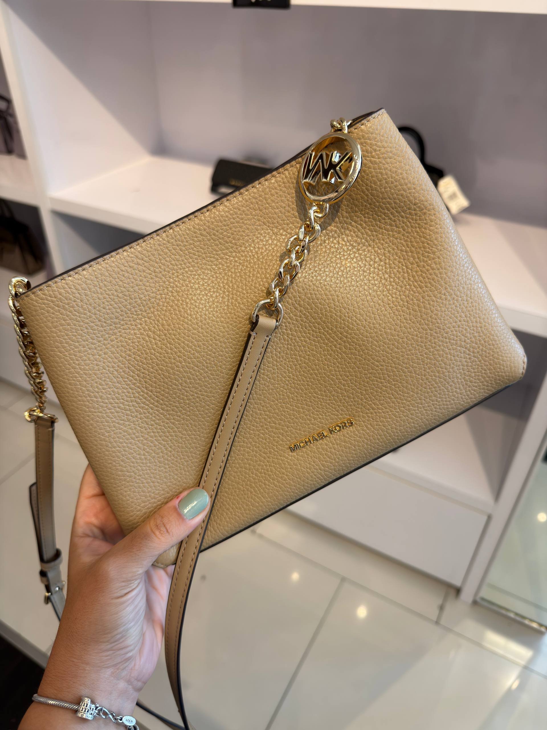 CROSSBODY
