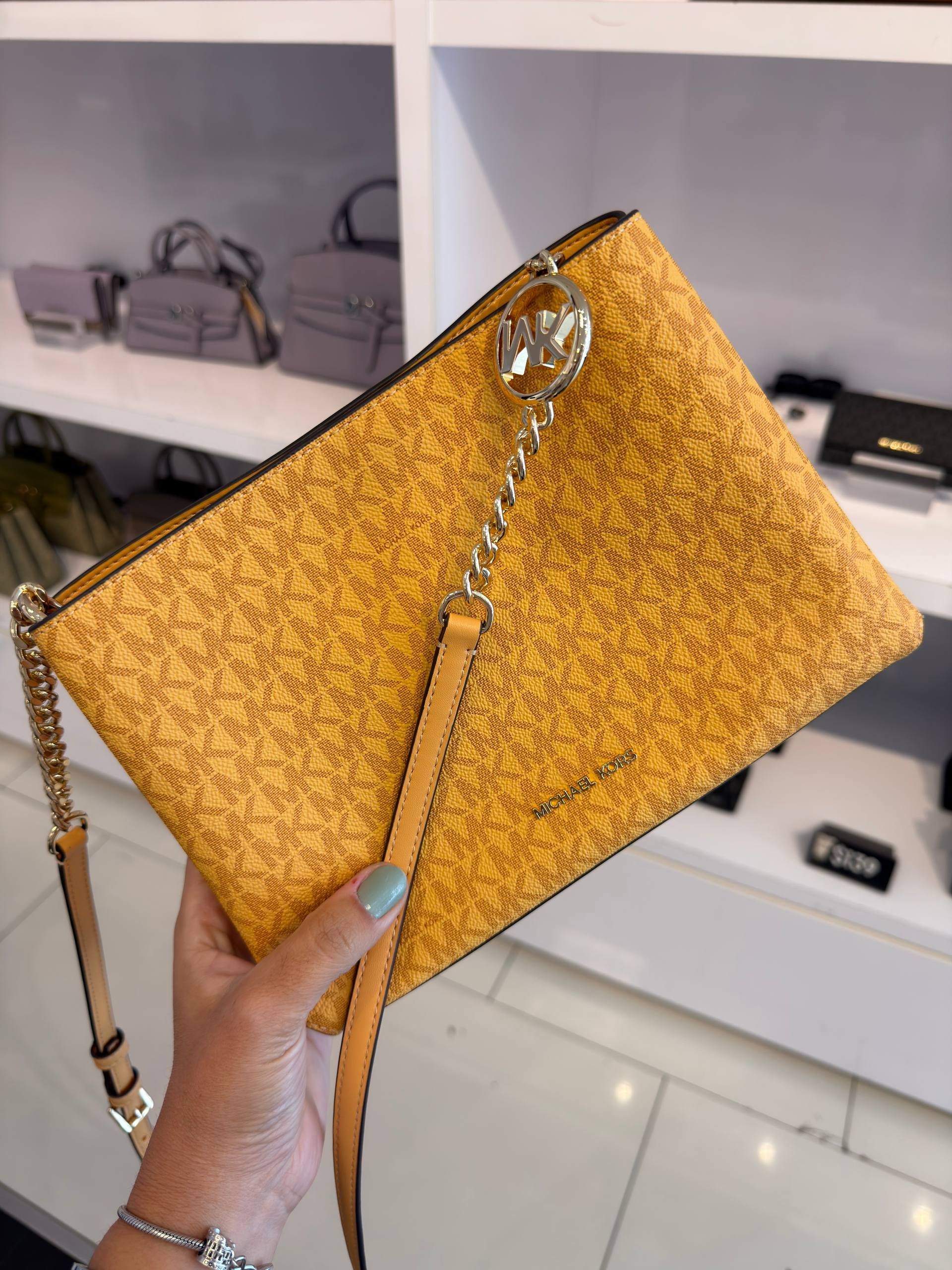 CROSSBODY