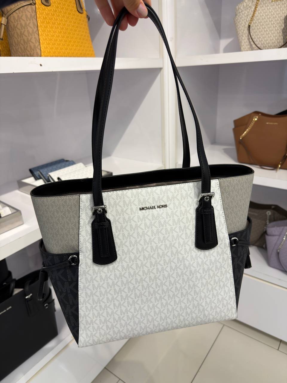 VOYAGER TOTE