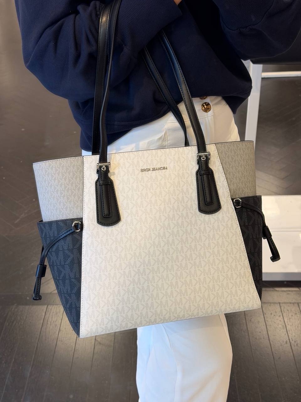 VOYAGER TOTE