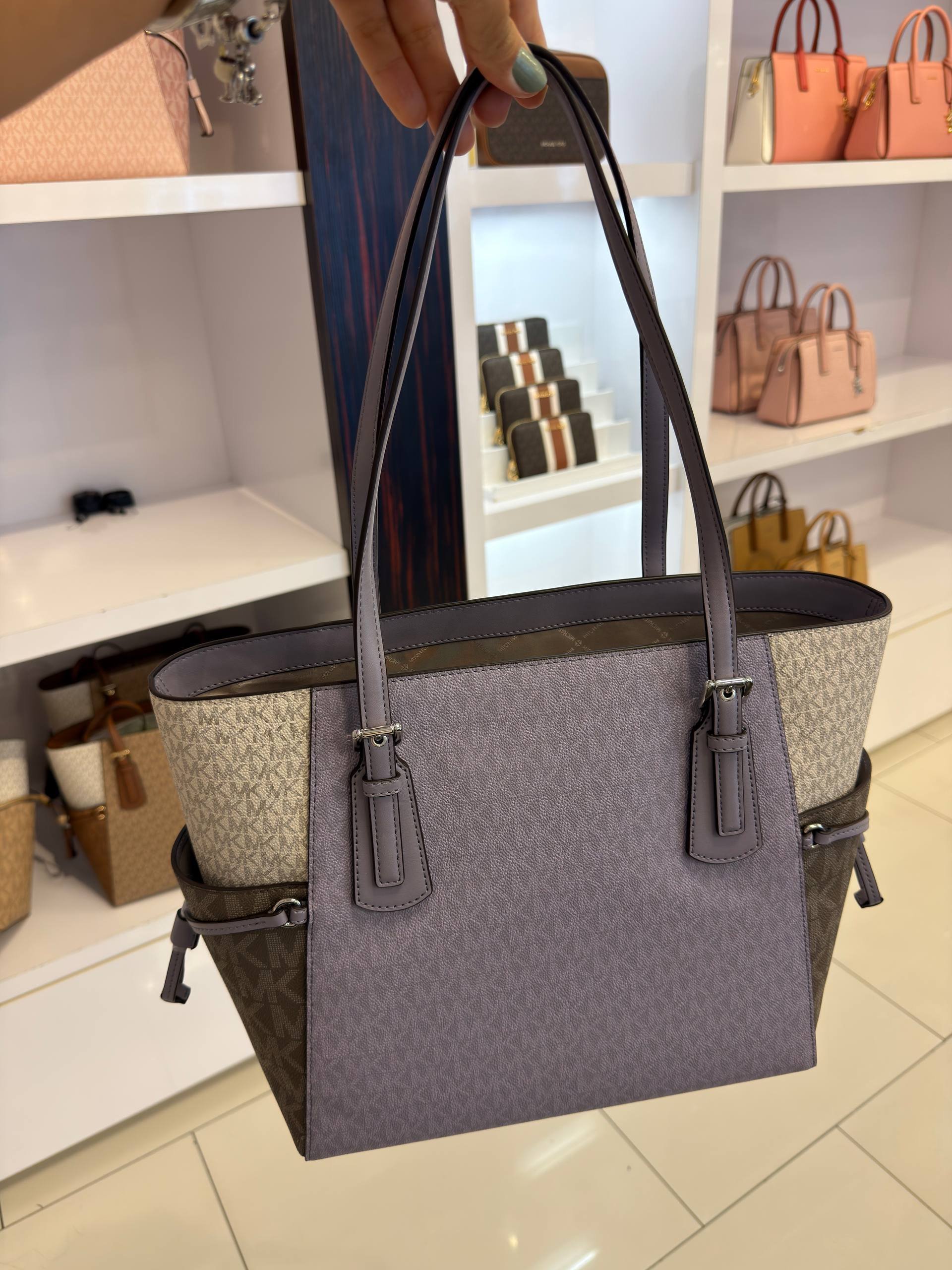 VOYAGER TOTE