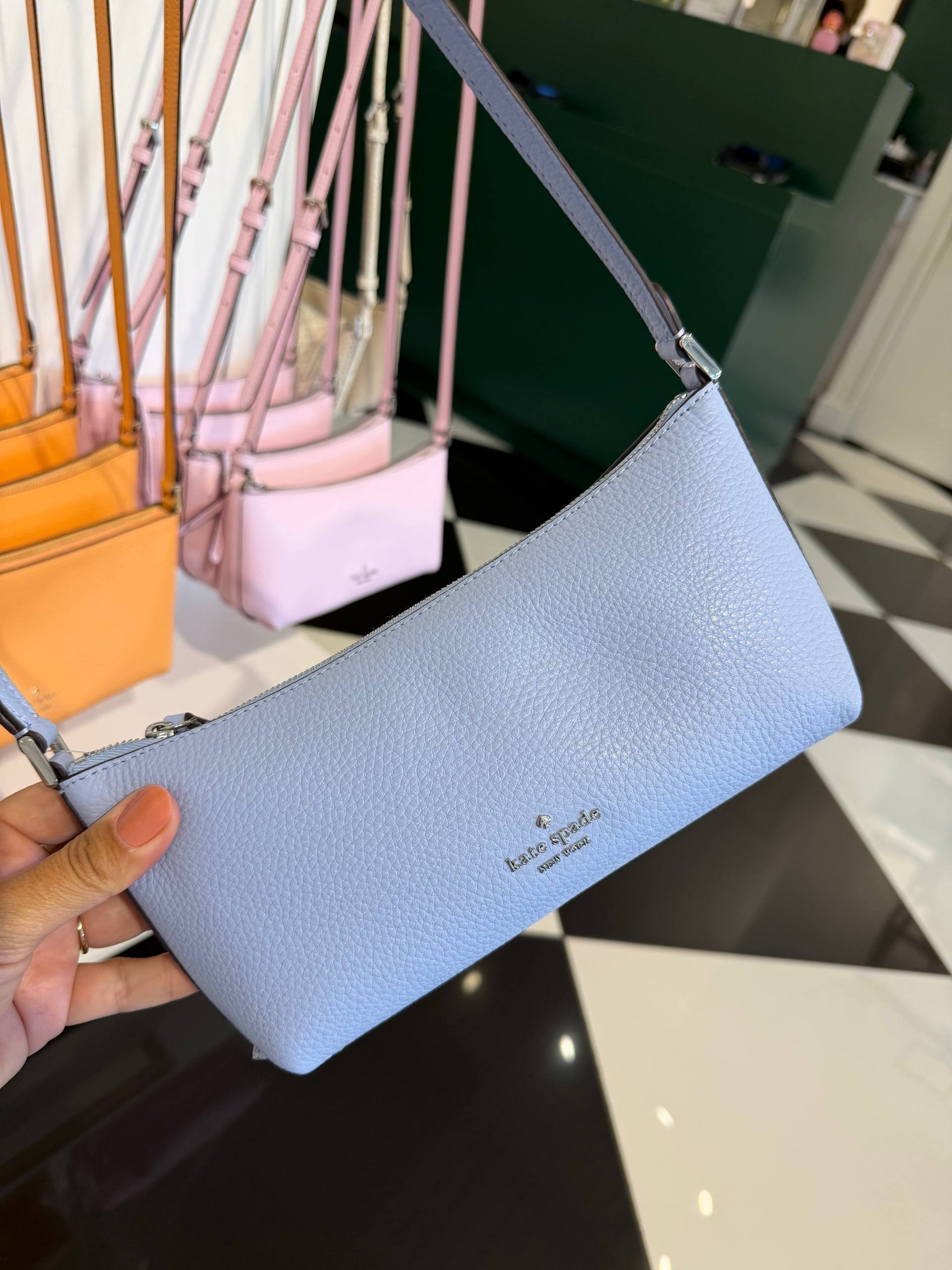 CROSSBODY