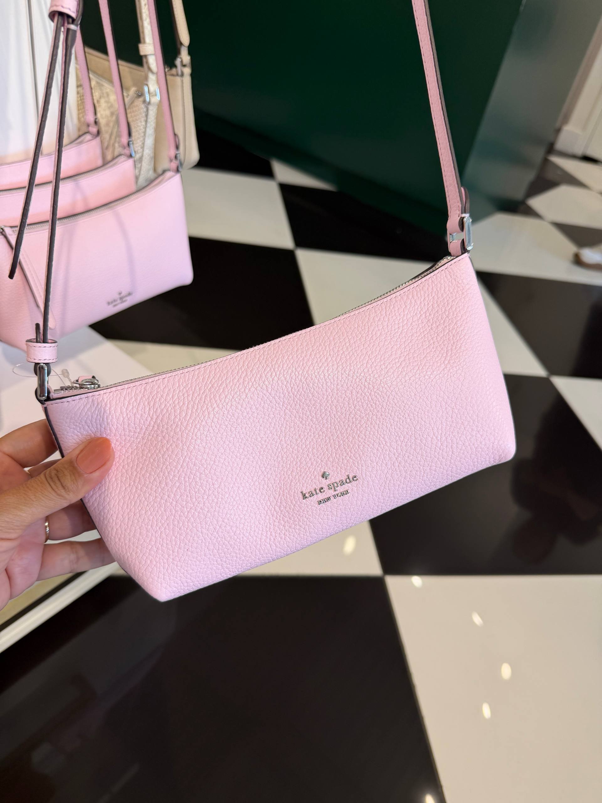 CROSSBODY