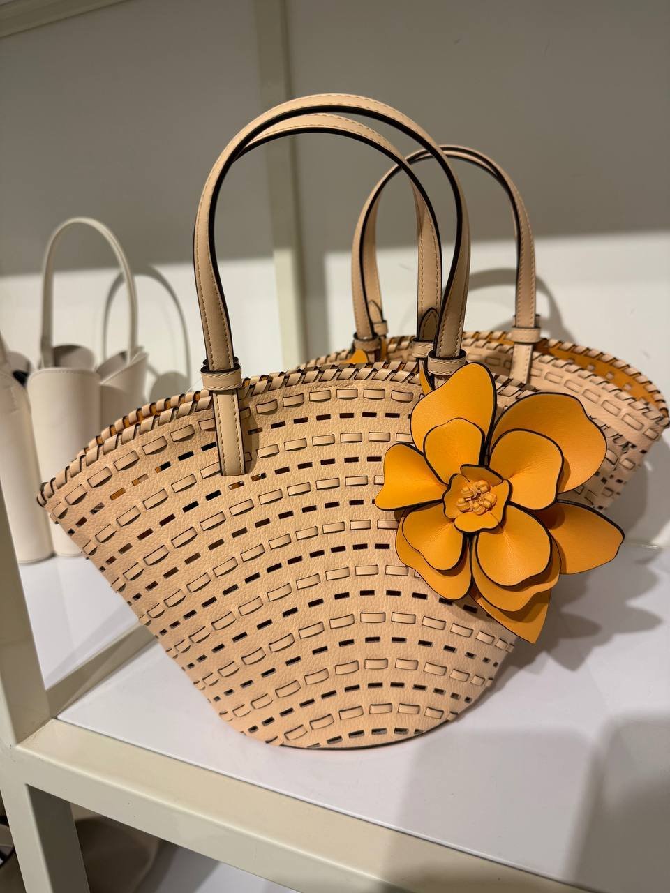 BOLSA DE MÃO COM ALÇA EXTRA