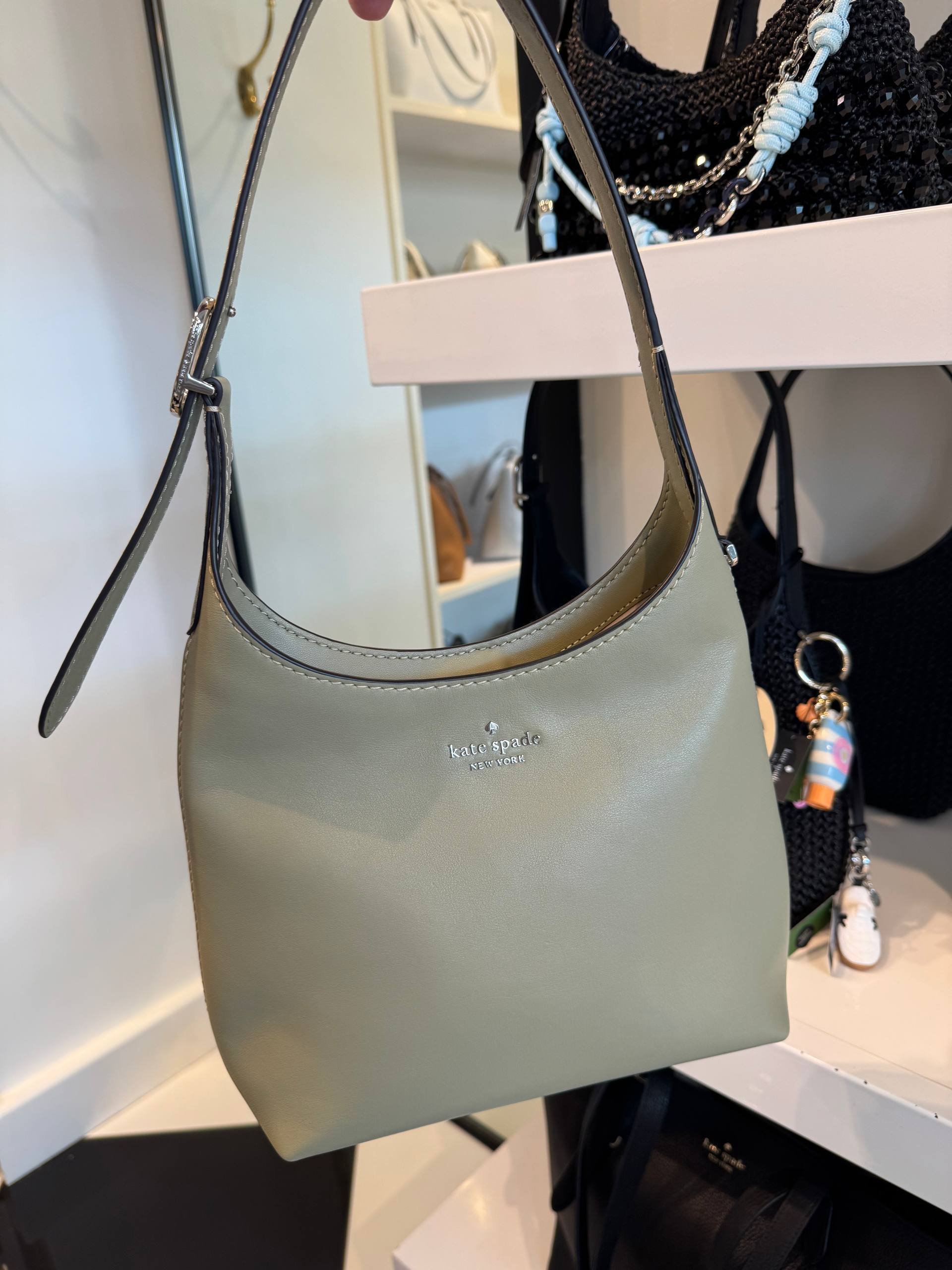 BOLSA DE OMBRO MÉDIA KM471