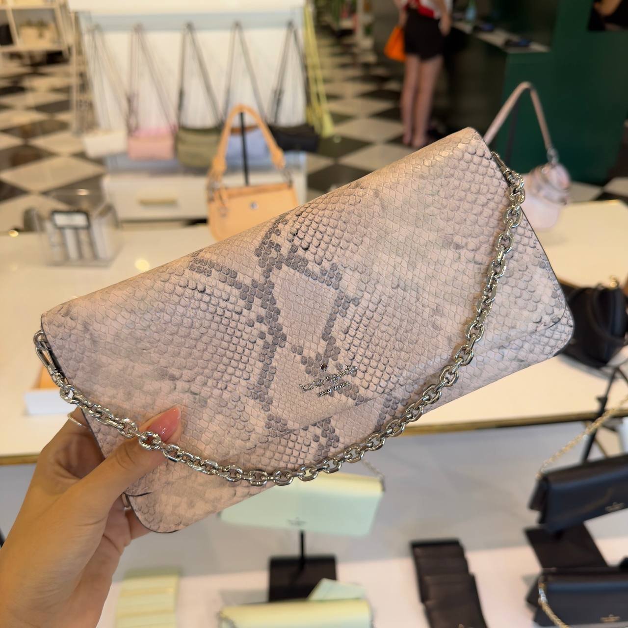 CROSSBODY
