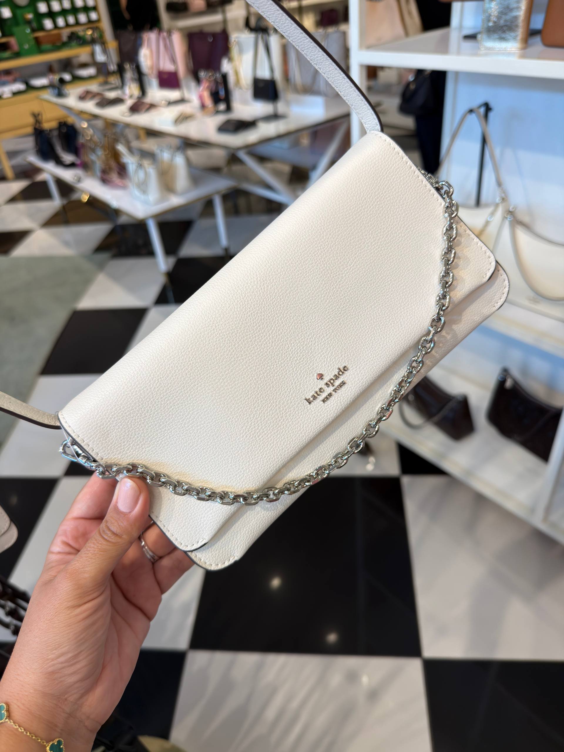 BOLSA DE MÃO COM ALÇA EXTRA