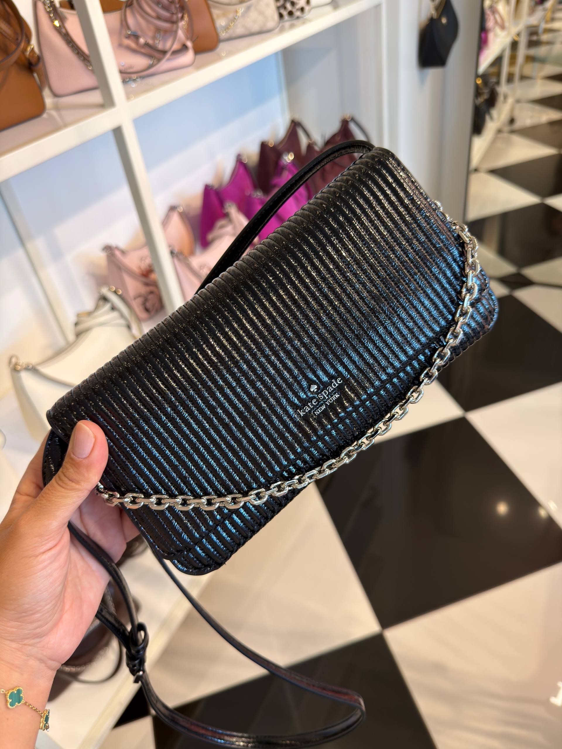BOLSA DE MÃO COM ALÇA EXTRA