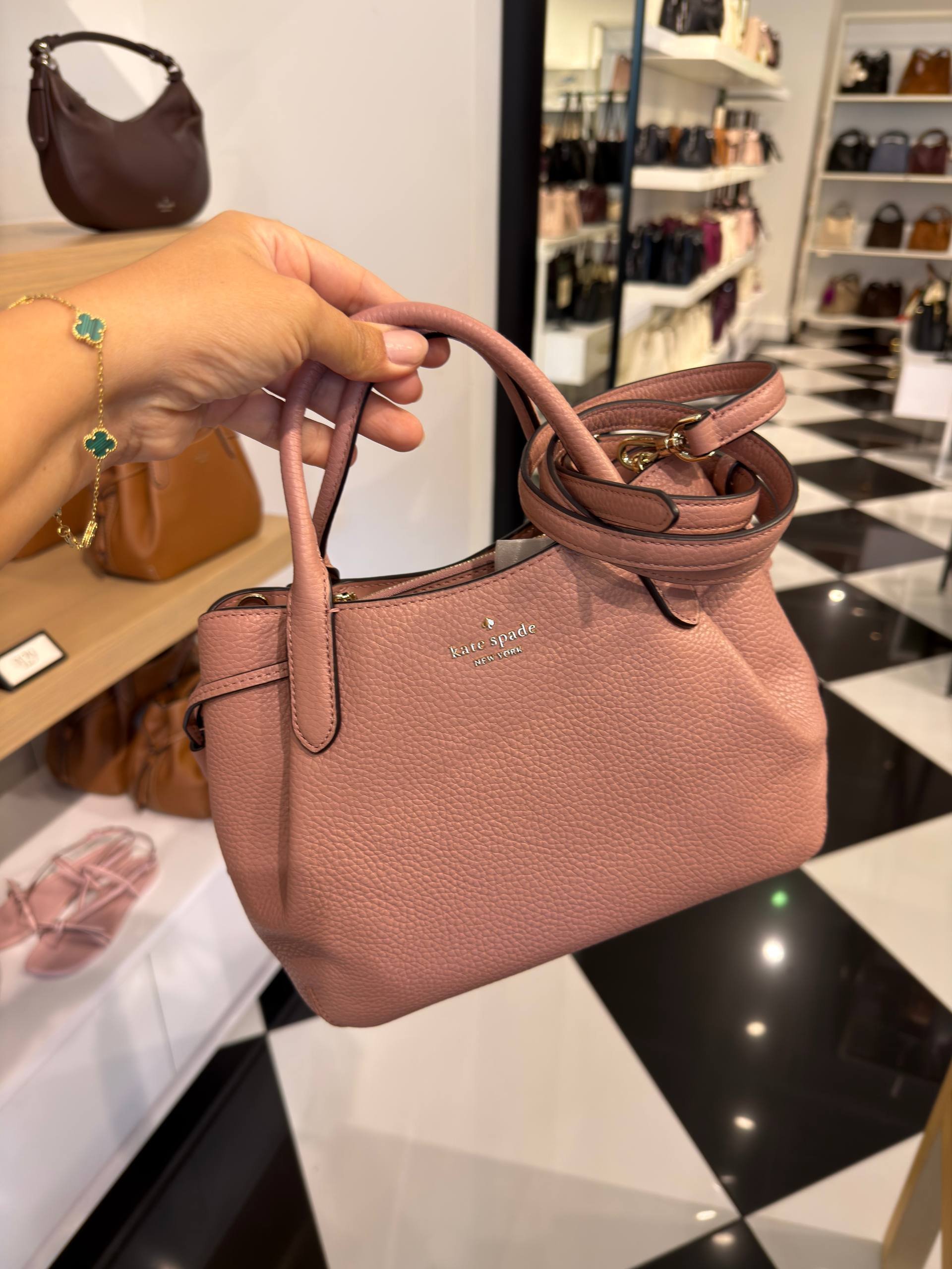 BOLSA DE MÃO COM ALÇA EXTRA