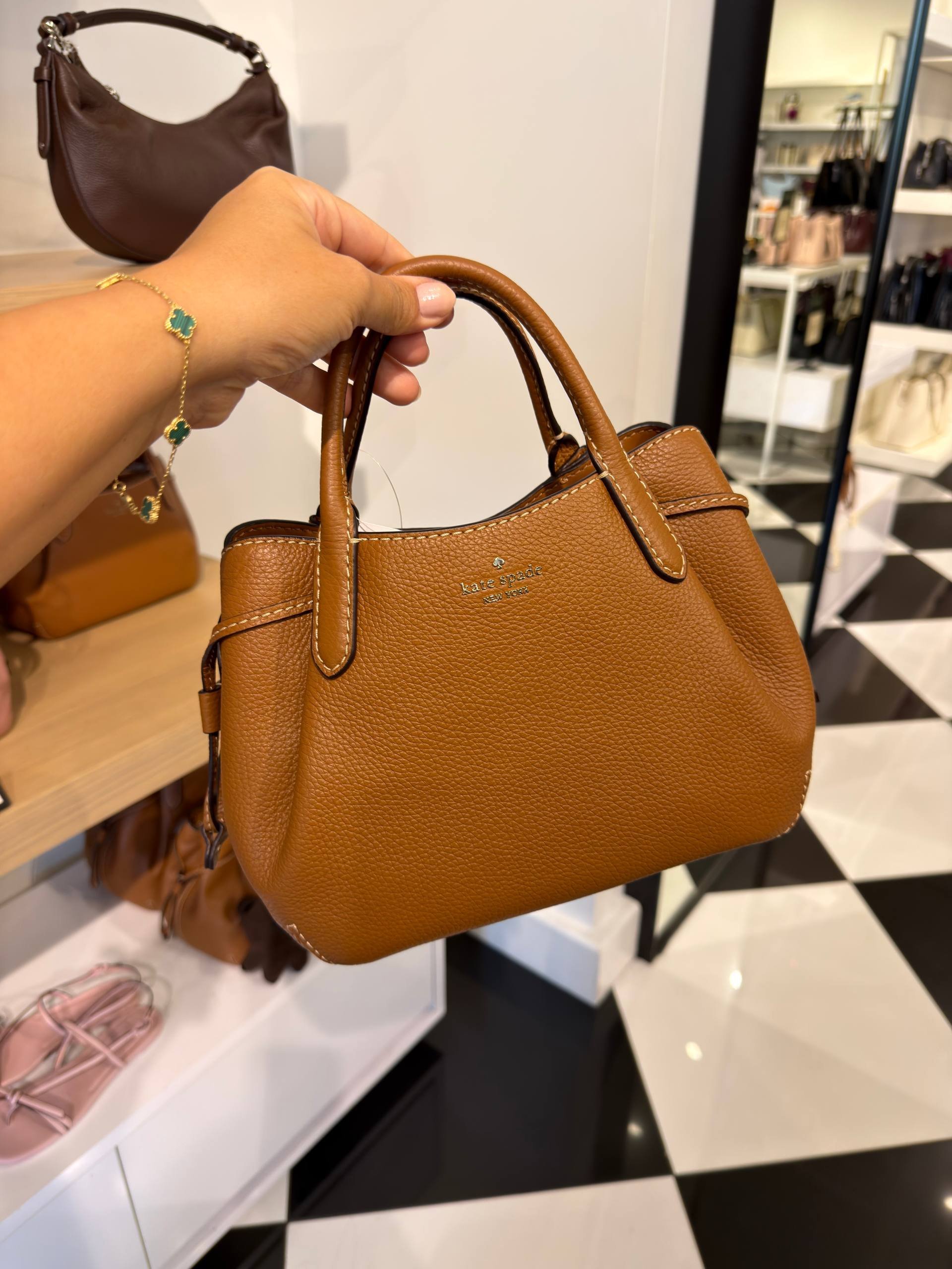 BOLSA DE MÃO COM ALÇA EXTRA
