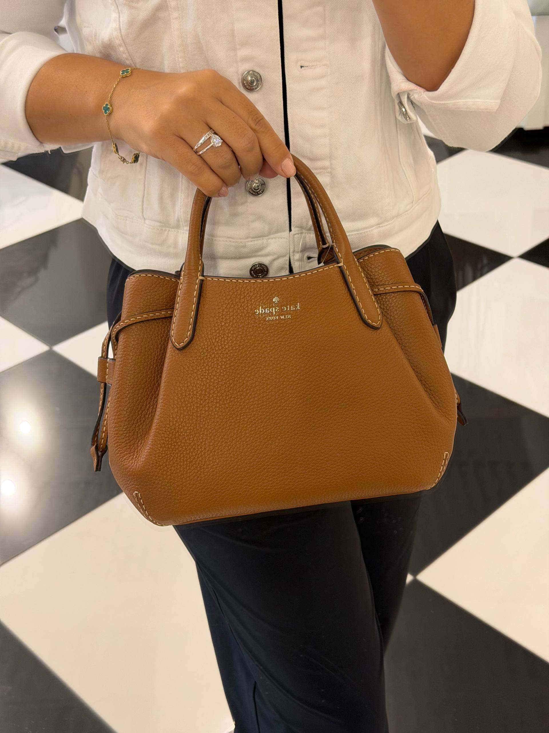 BOLSA DE MÃO COM ALÇA EXTRA