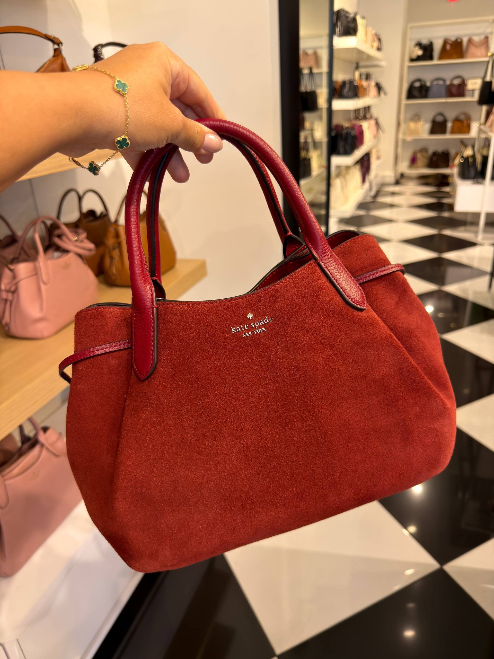 BOLSA DE MÃO COM ALÇA EXTRA