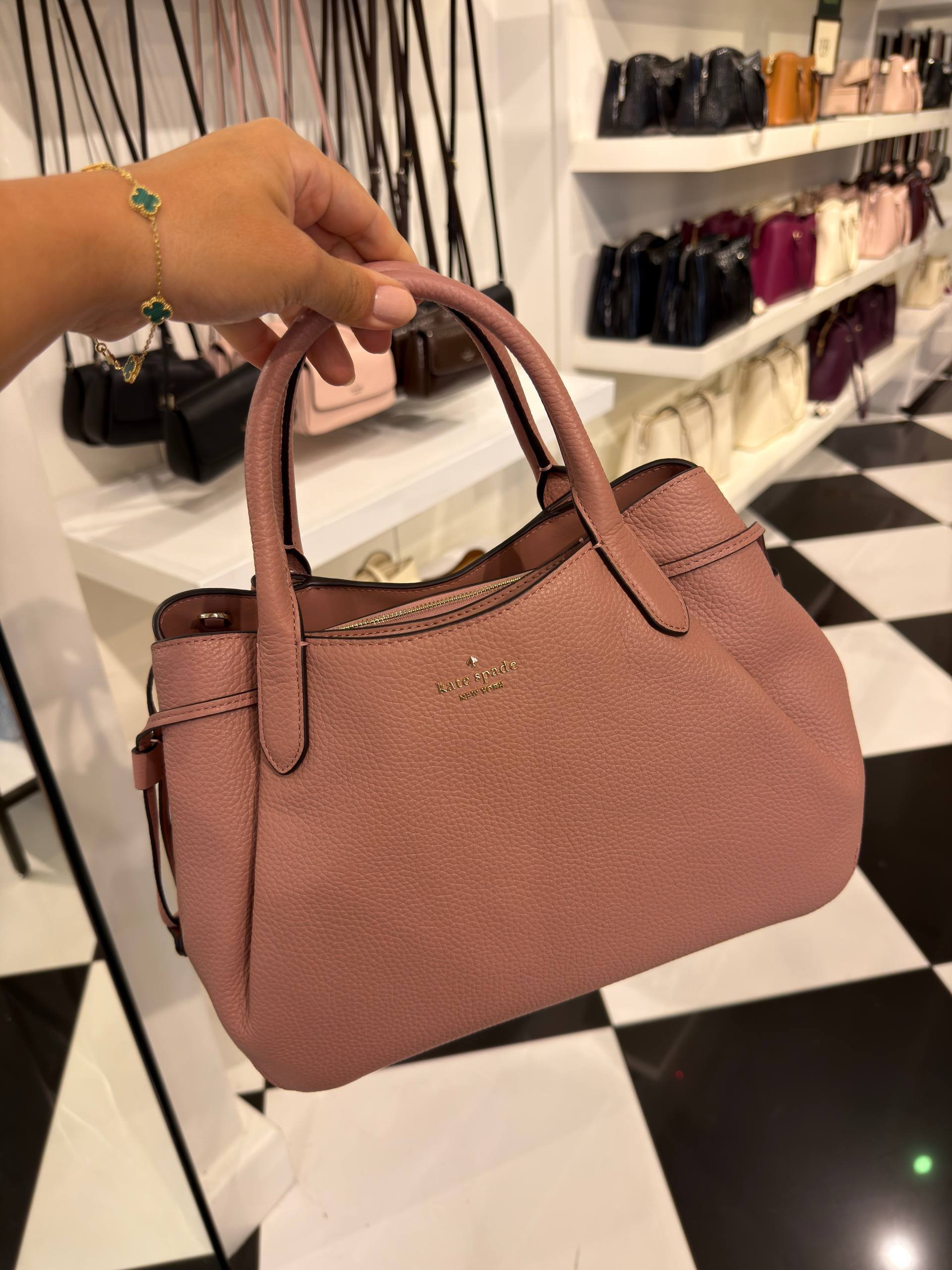 BOLSA DE MÃO COM ALÇA EXTRA