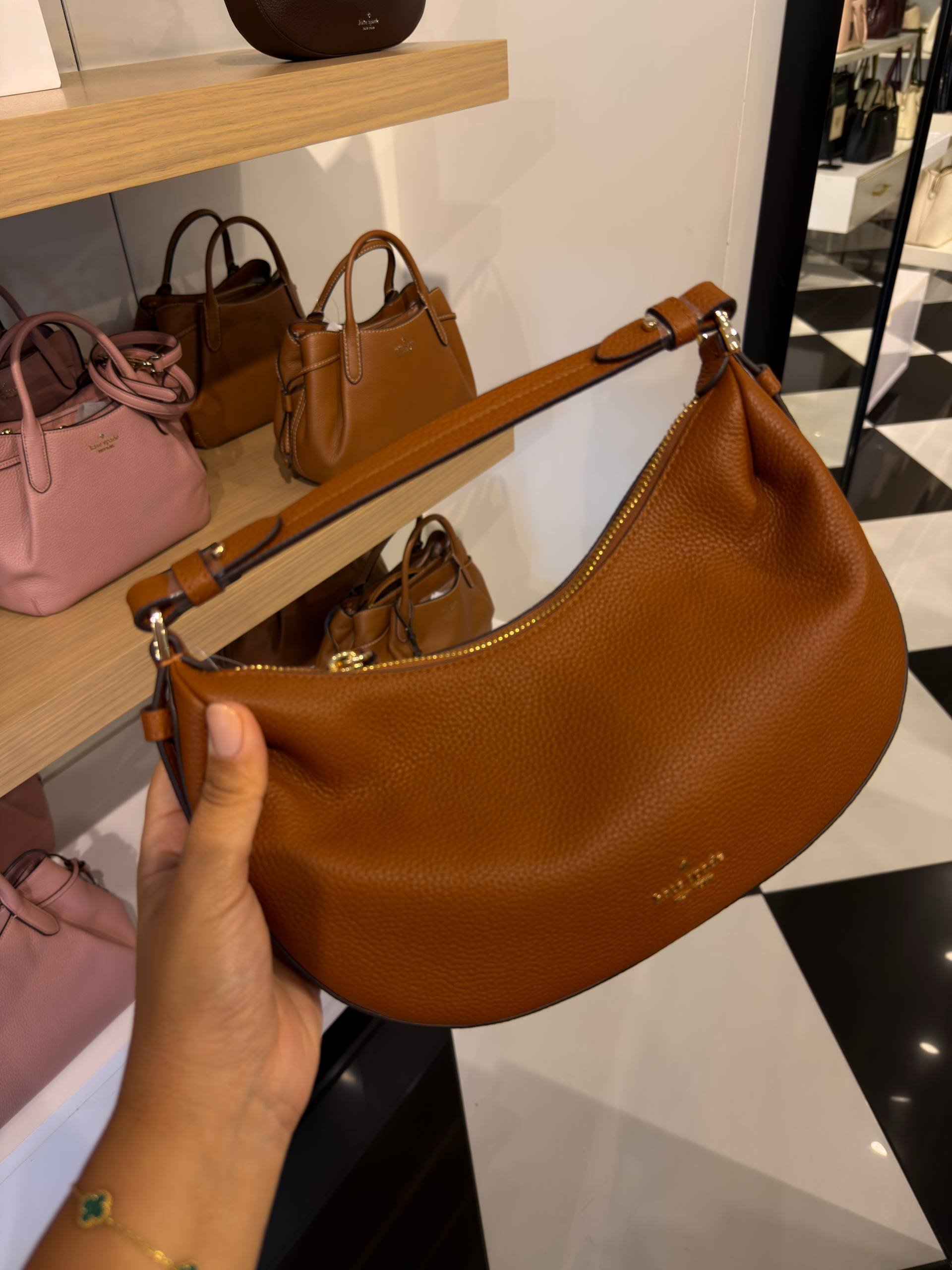 BOLSA DE OMBRO COM ALÇA EXTRA