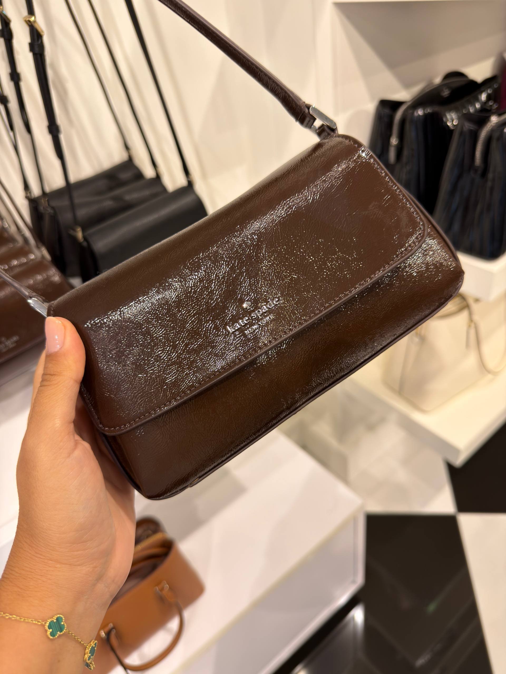CROSSBODY