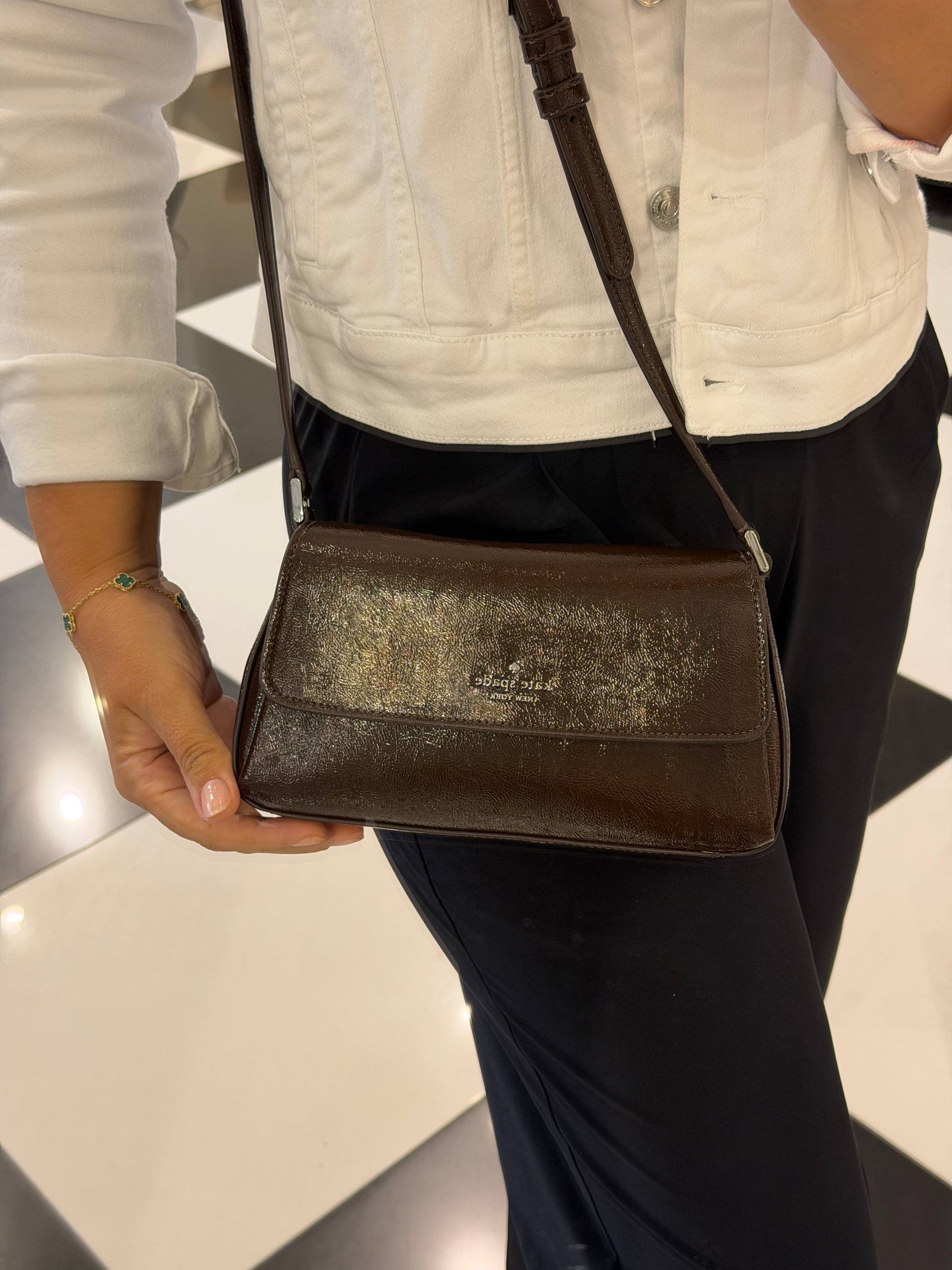 CROSSBODY