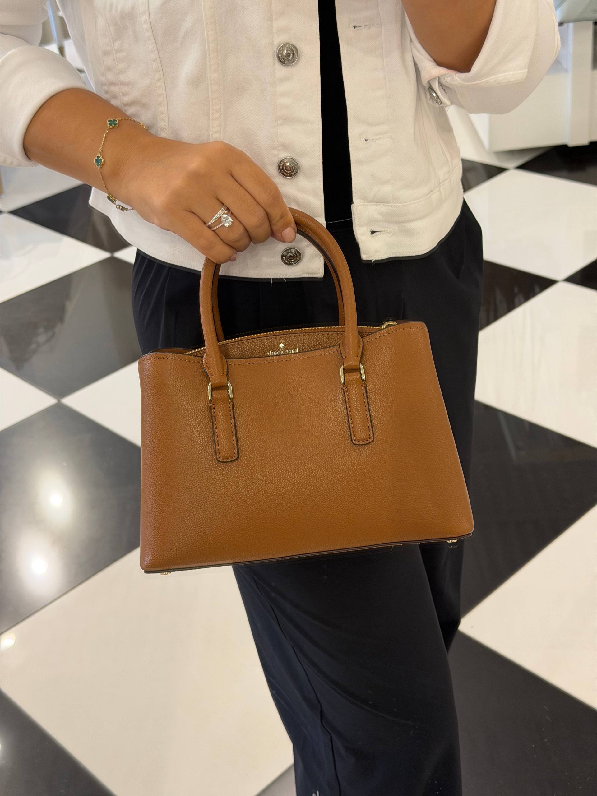 BOLSA DE MÃO COM ALÇA EXTRA