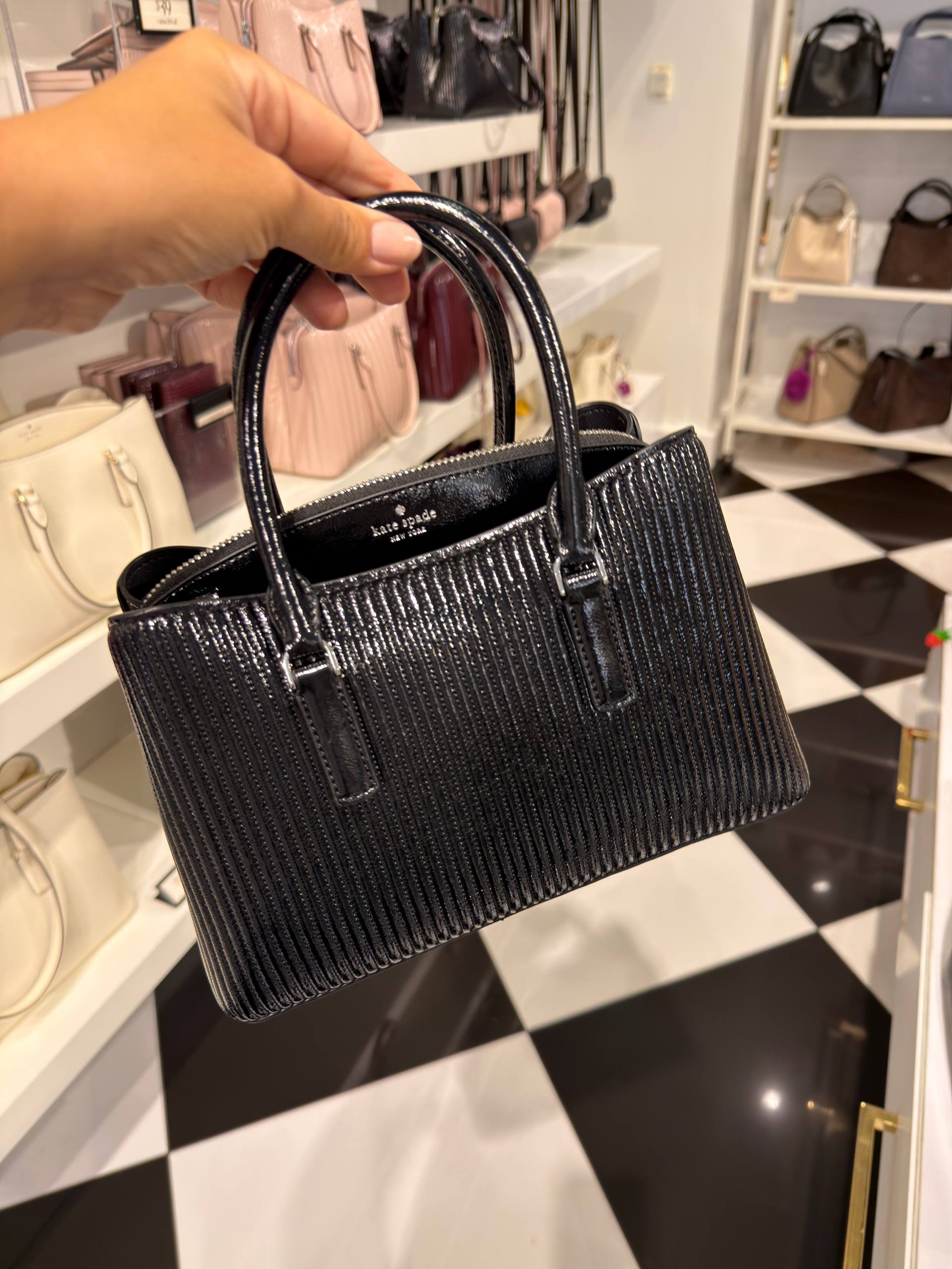 BOLSA DE MÃO COM ALÇA EXTRA