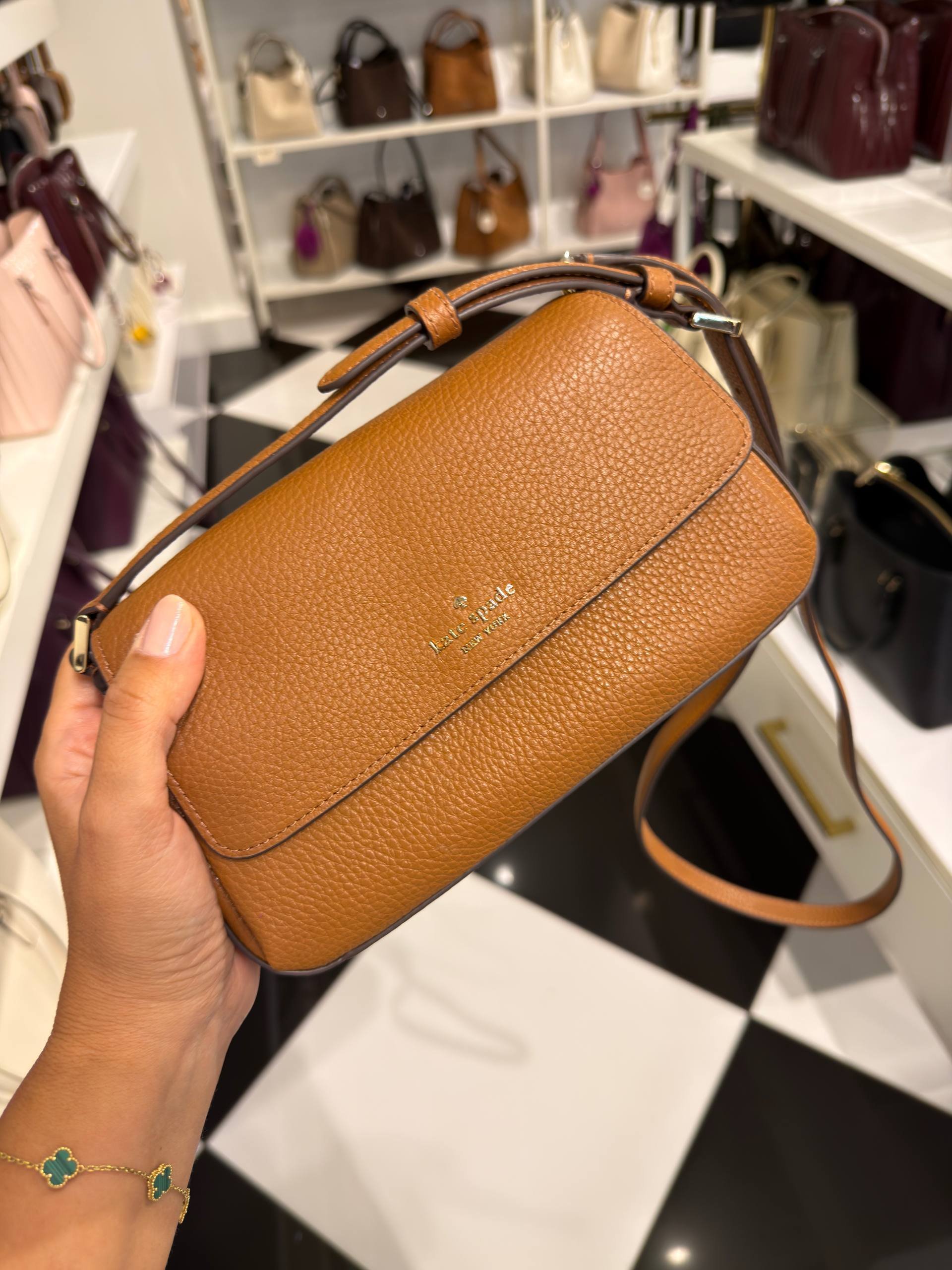 CROSSBODY