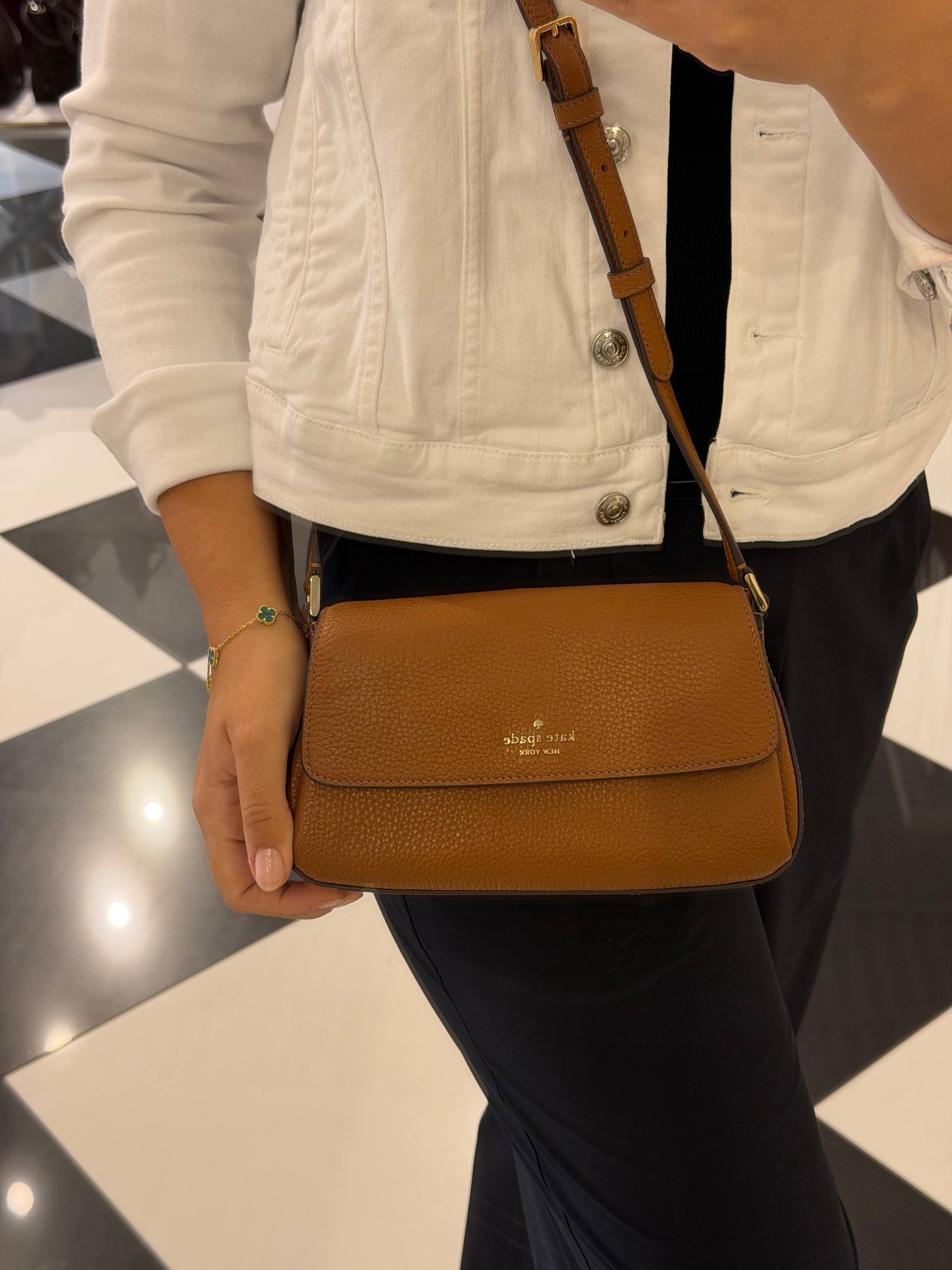 CROSSBODY