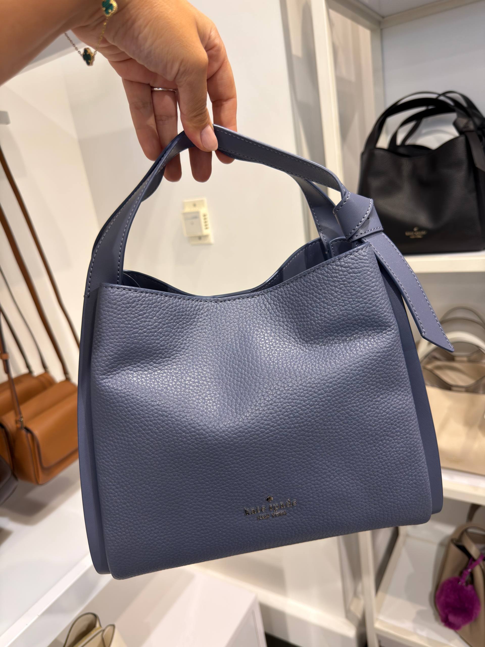 BOLSA DE MÃO COM ALÇA EXTRA