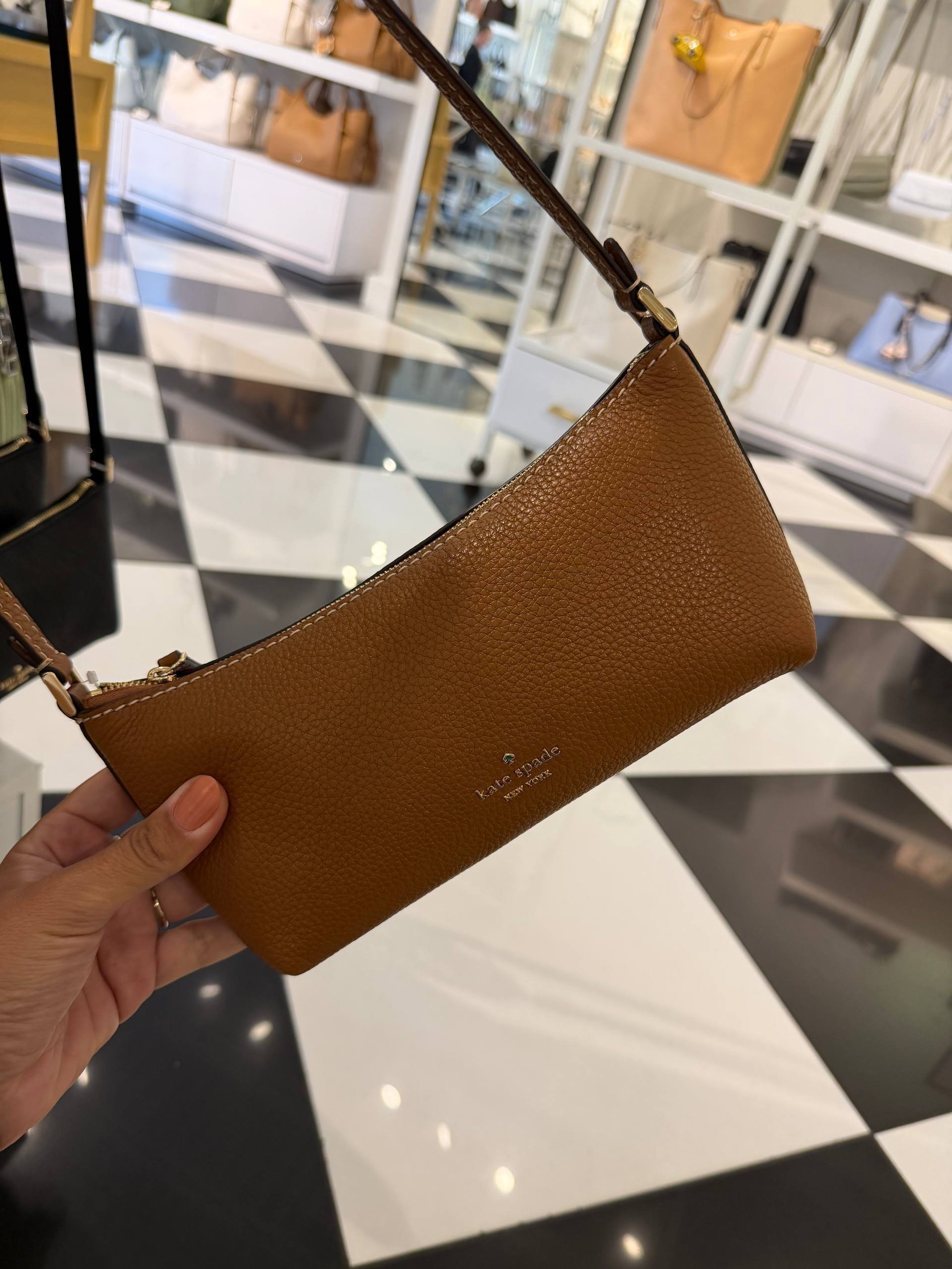 CROSSBODY