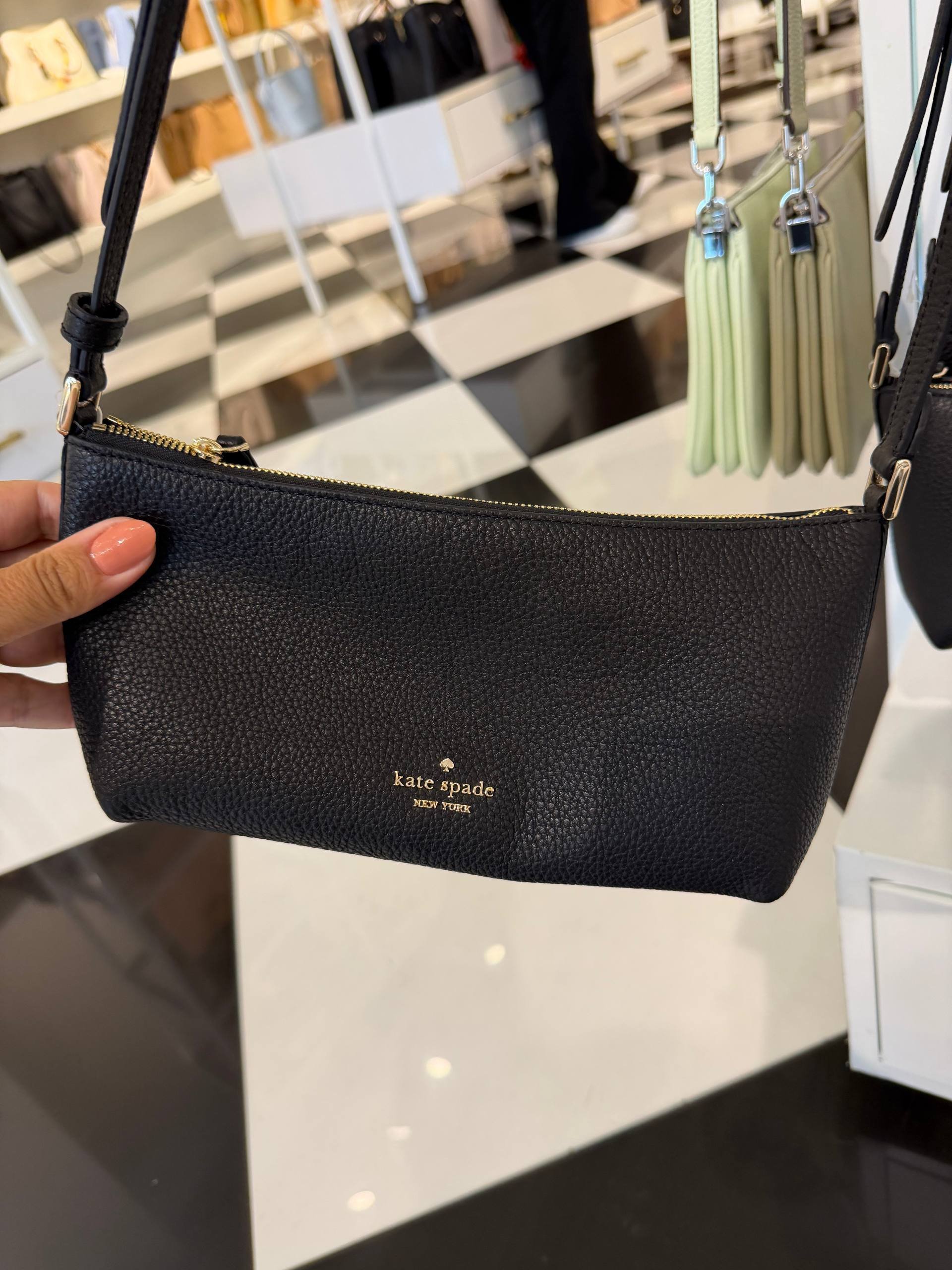 CROSSBODY